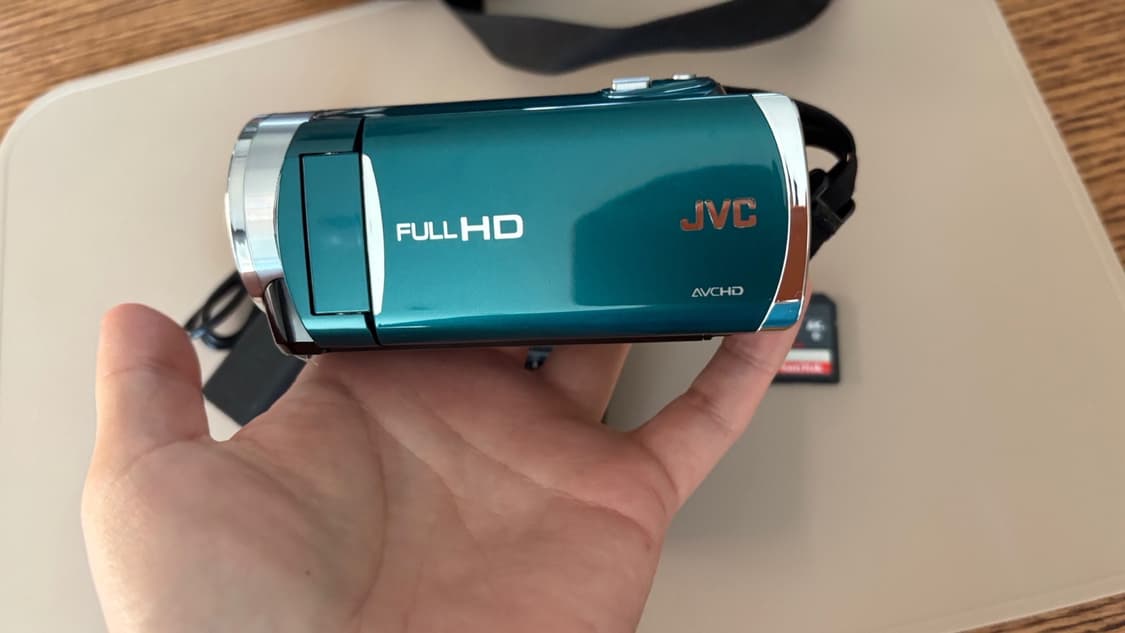 JVC 빈티지 캠코더 신품급 카리나 풀박스 (GZ-E117G) 상품이미지4