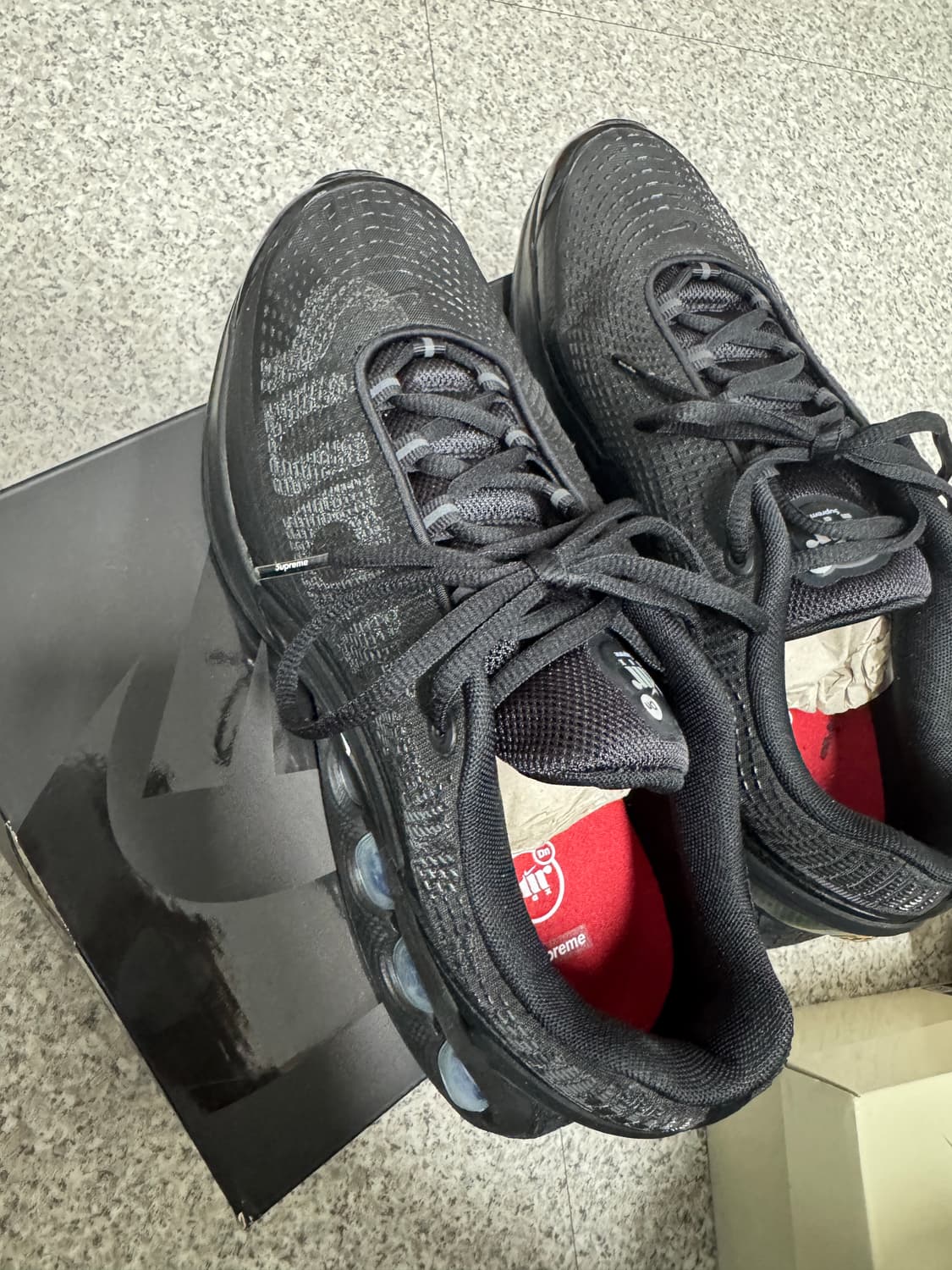 슈프림 에어맥스dn 280사이즈 팝니다. 상품이미지1