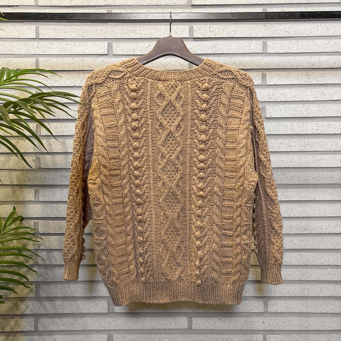 JPN VINTAGE 케이블 니트 스웨터 폼폼 디테일 베이지 상품이미지3