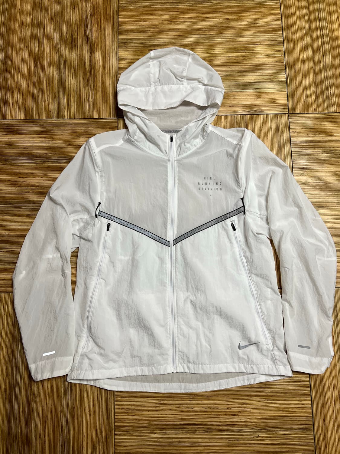 나이키 러닝 자켓 화이트 국내 L 상품이미지1