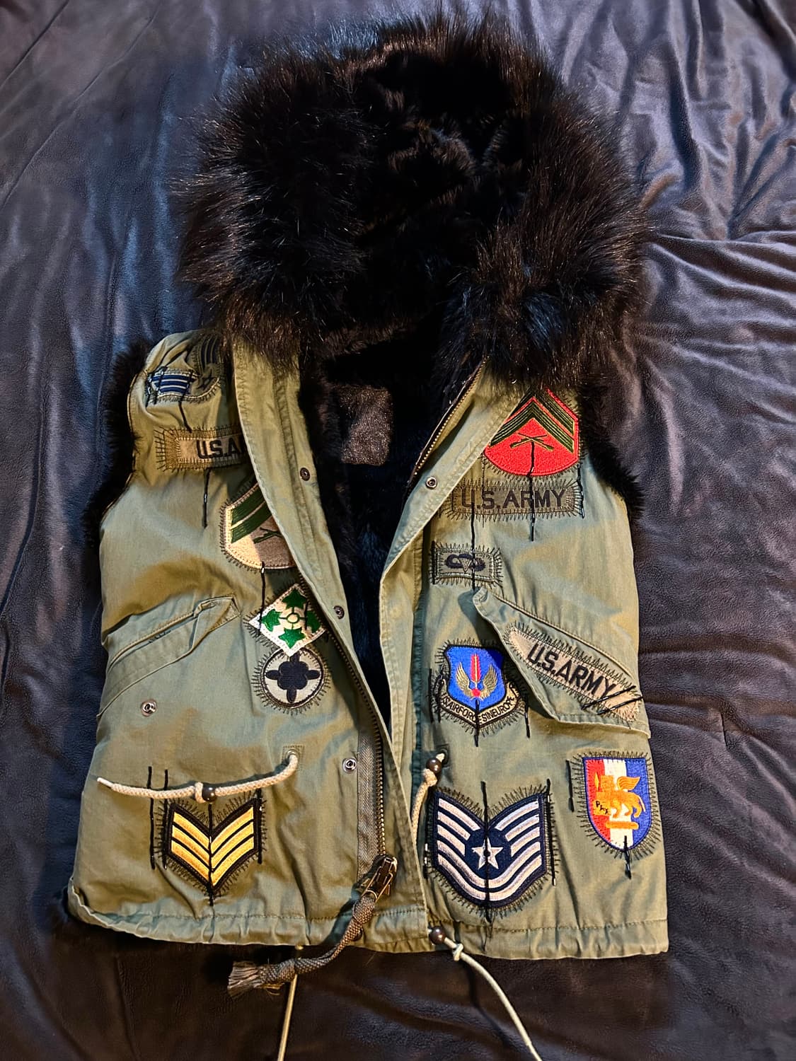 Military Patch Fur Vest 상품이미지2