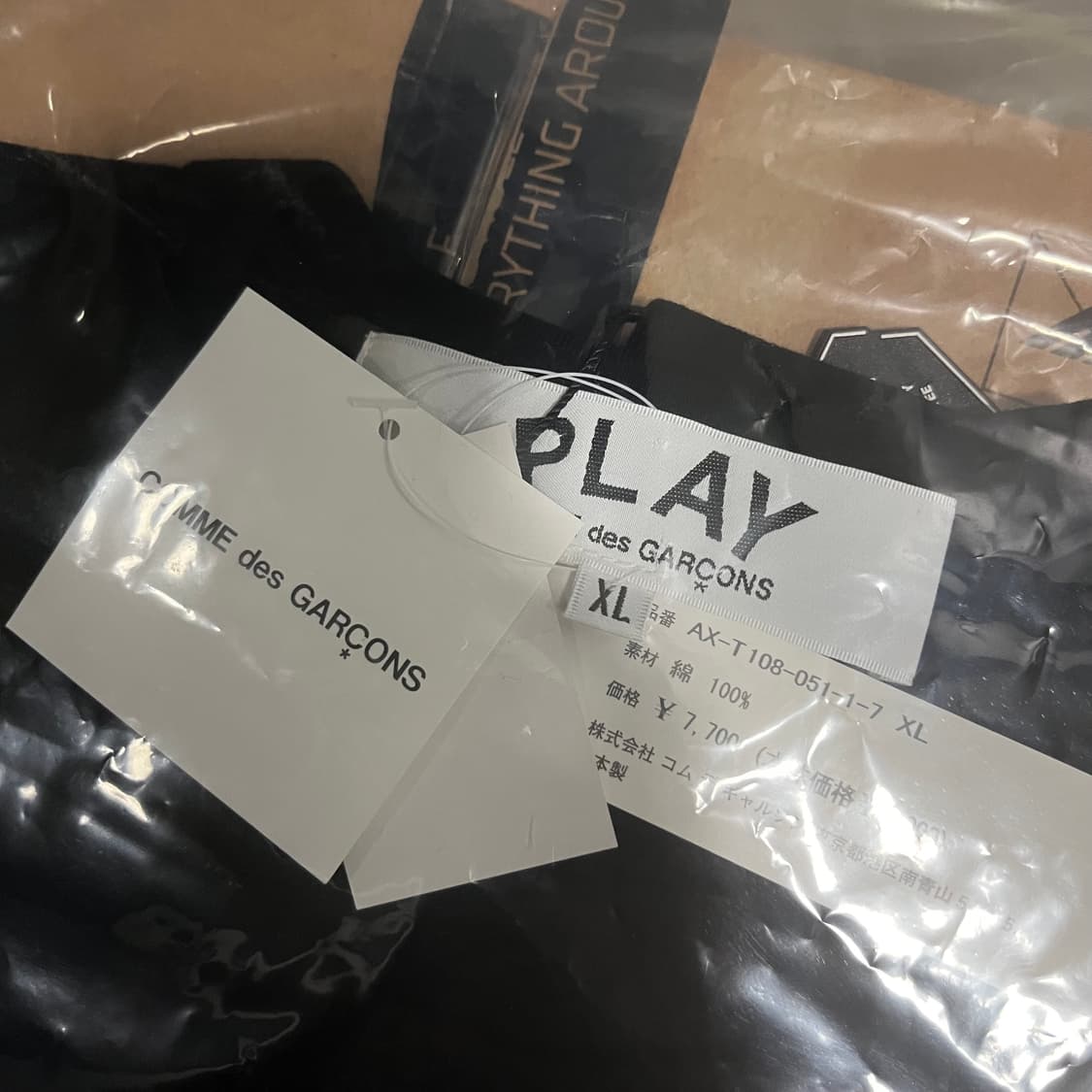 [새상품/XL] 꼼데가르송 레드 하트 반팔 티셔츠 블랙 상품이미지2