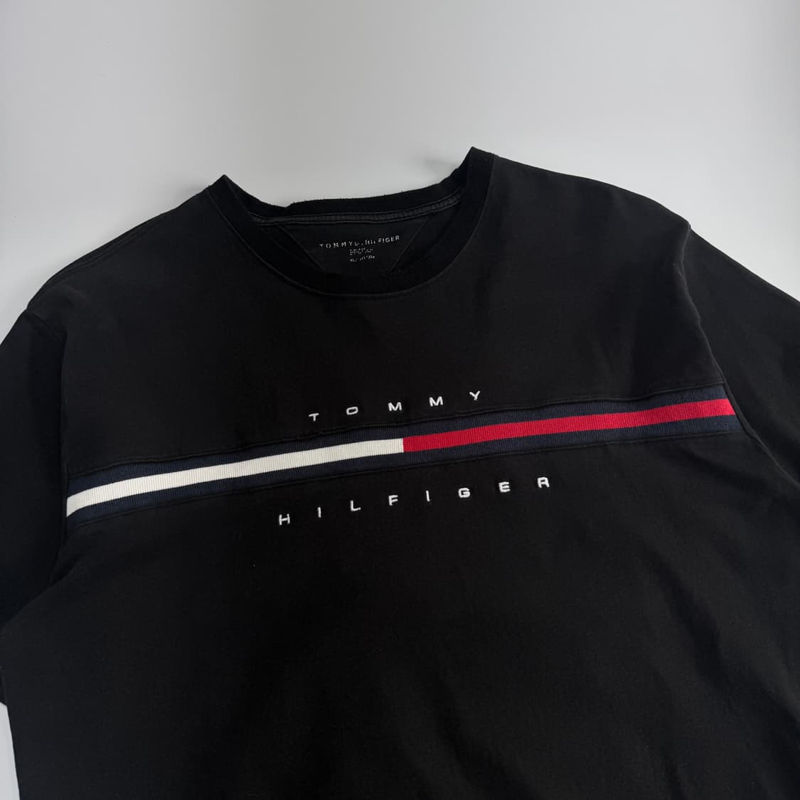 Tommy Hilfiger 타미힐피거 블랙 반팔티 상품이미지4