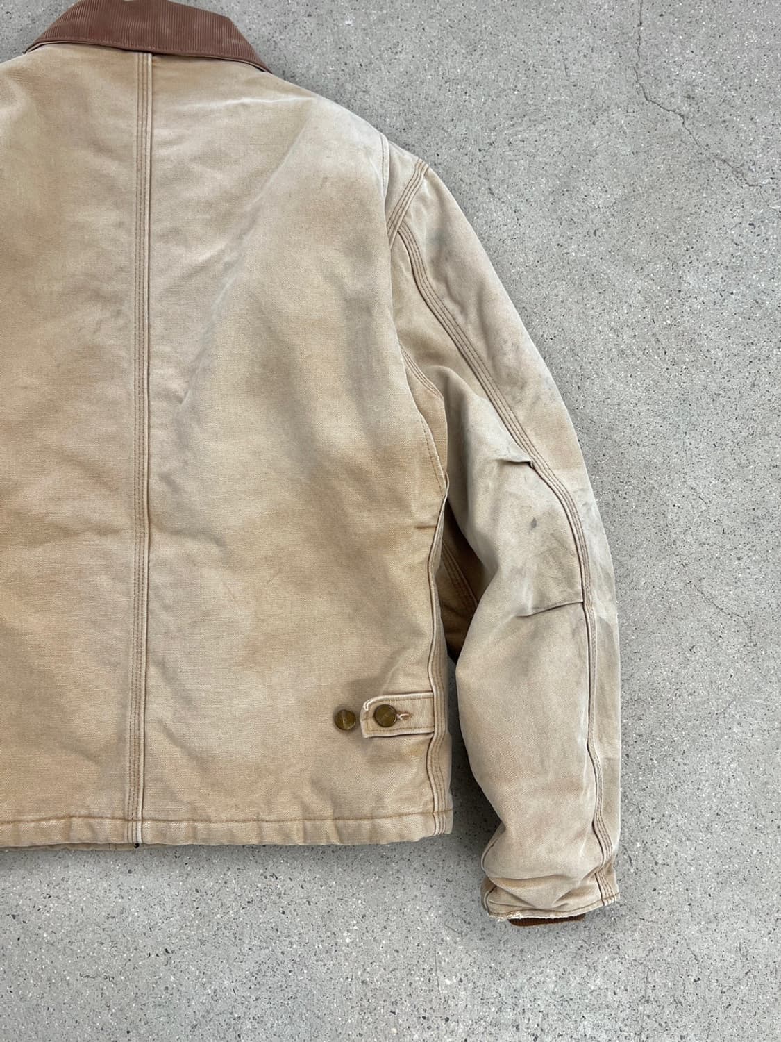 칼하트 J02 브라운 아크틱 트레디셔널 자켓 상품이미지5