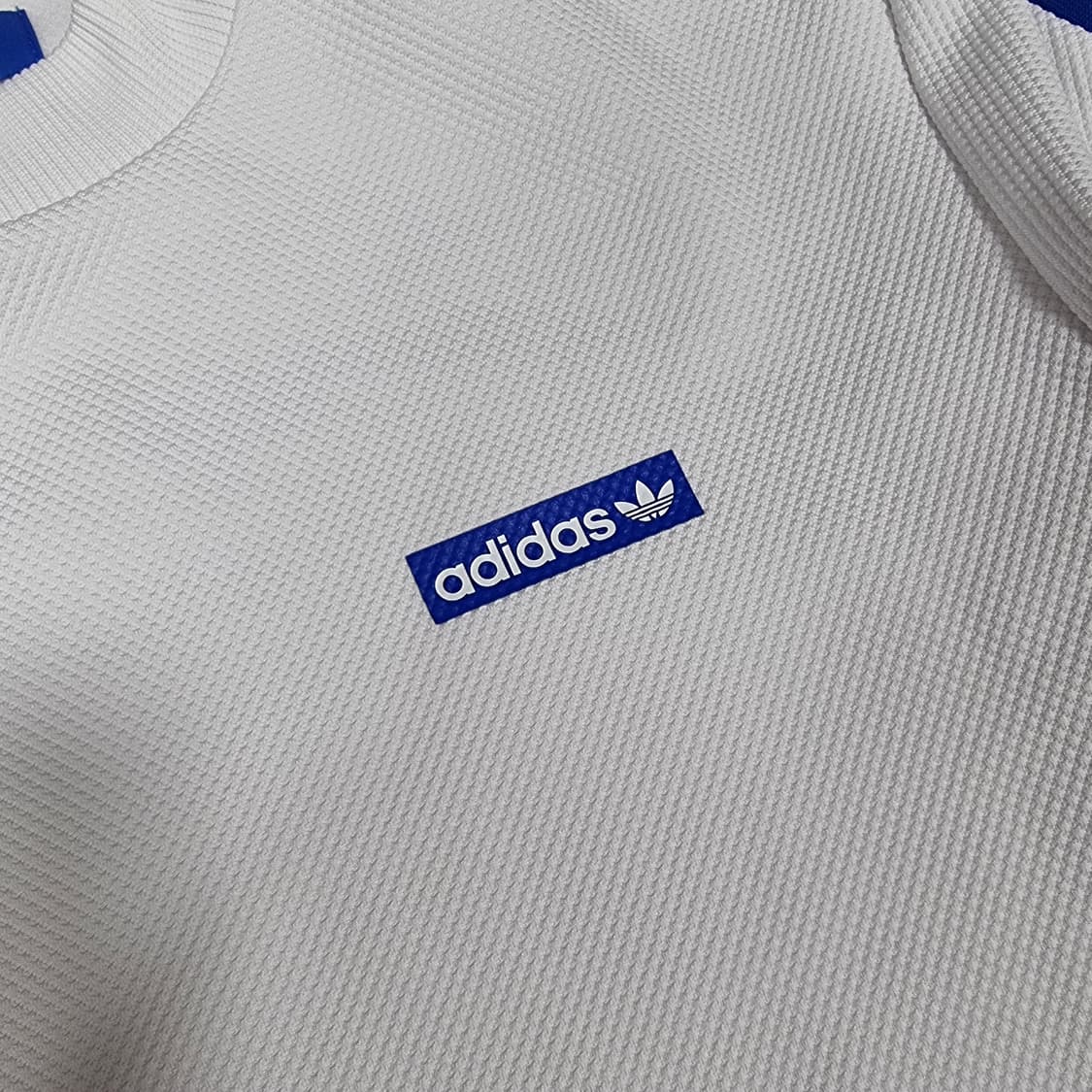 아디다스 텐노지 와플 맨투맨 상품이미지3