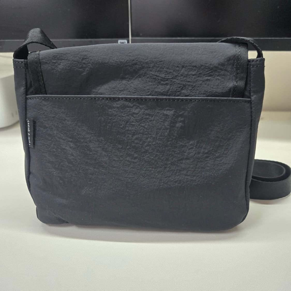 와릿이즌 썬그립 크로스백 블랙 상품이미지2