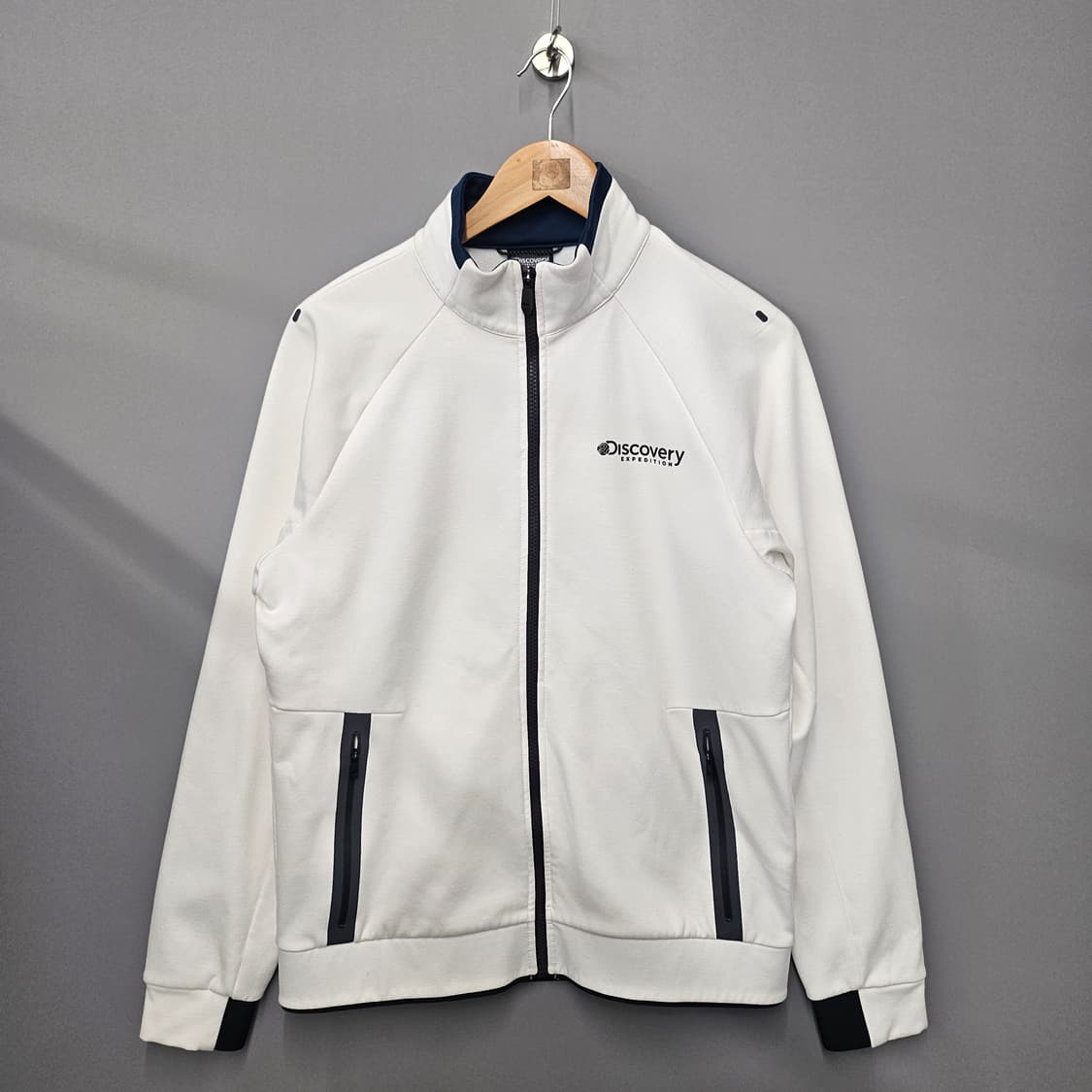  디스커버리 레이온 기모 트레이닝 자켓 화이트 상품이미지1