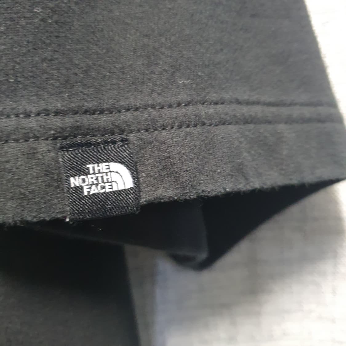 노스페이스 에센셜  포켓 라운드 반팔티  상품이미지3