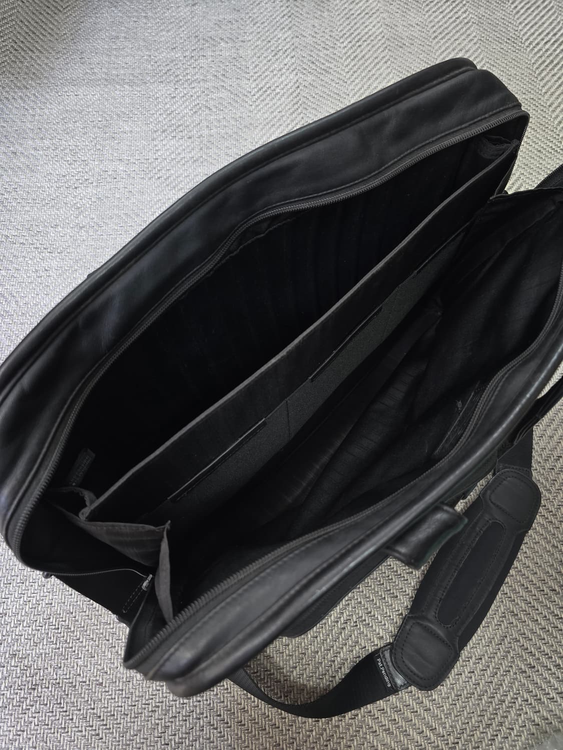 투미(TUMI) 알파 컴팩트 레더 브리프 케이스 상품이미지8