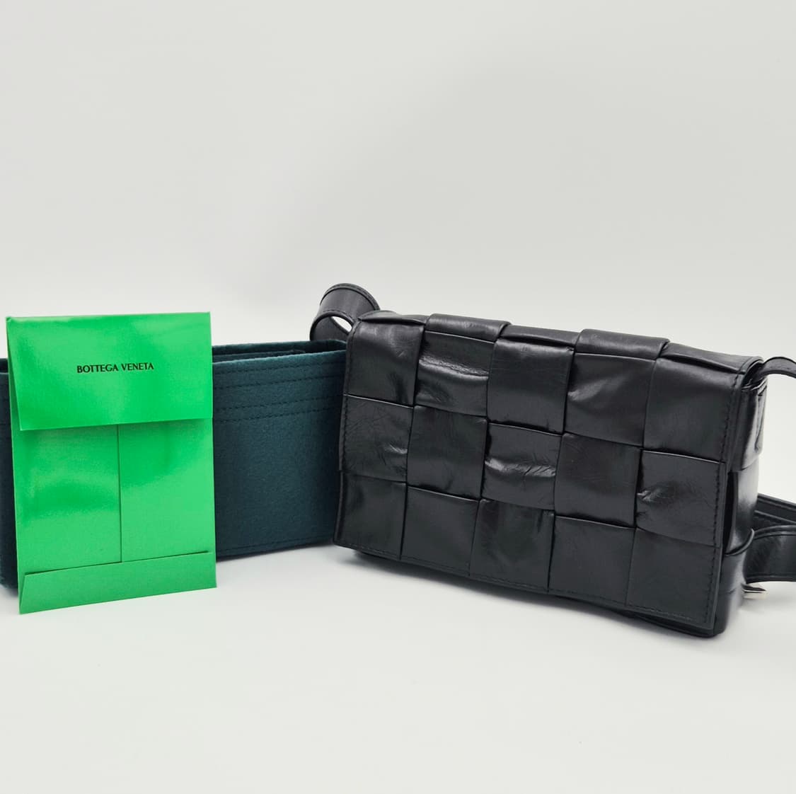 [중고명품셀렉트]보테가 베네타 인트레치아토 스몰 카세트백 717587 상품이미지1