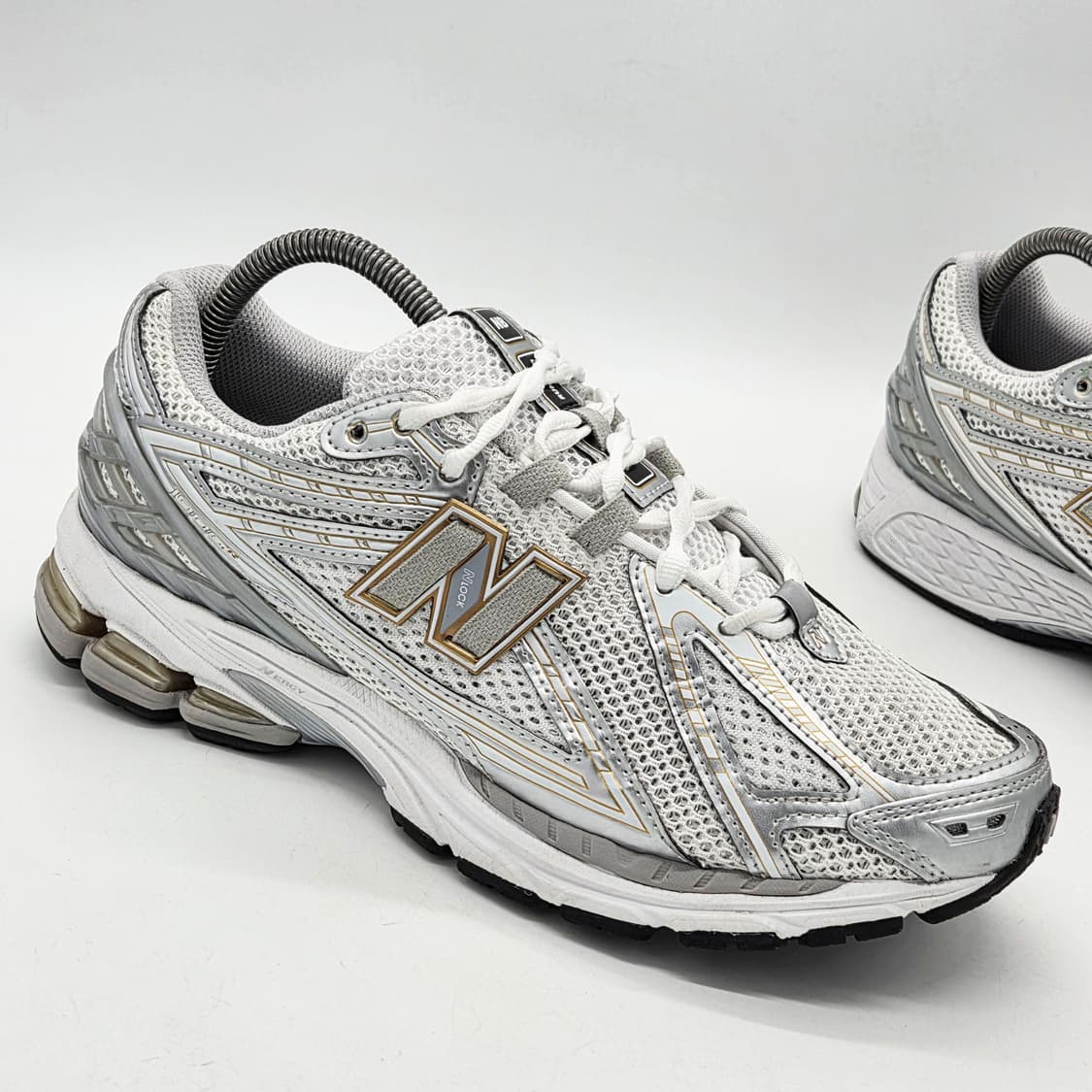  뉴발란스 1906R 화이트 메탈릭 실버 (275 D) 상품이미지5