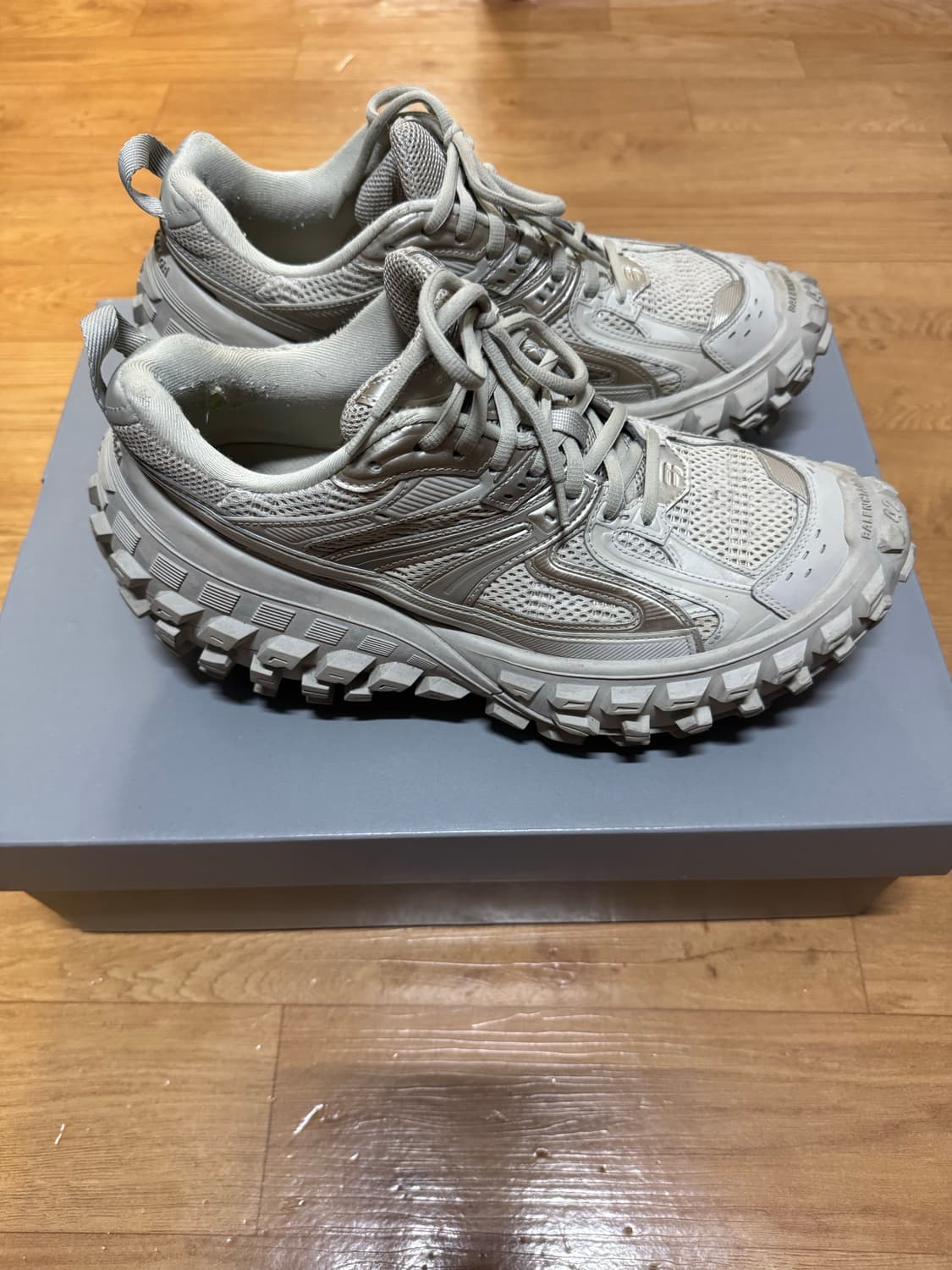 (42) 발렌시아가 디펜더 베이지 상품이미지4