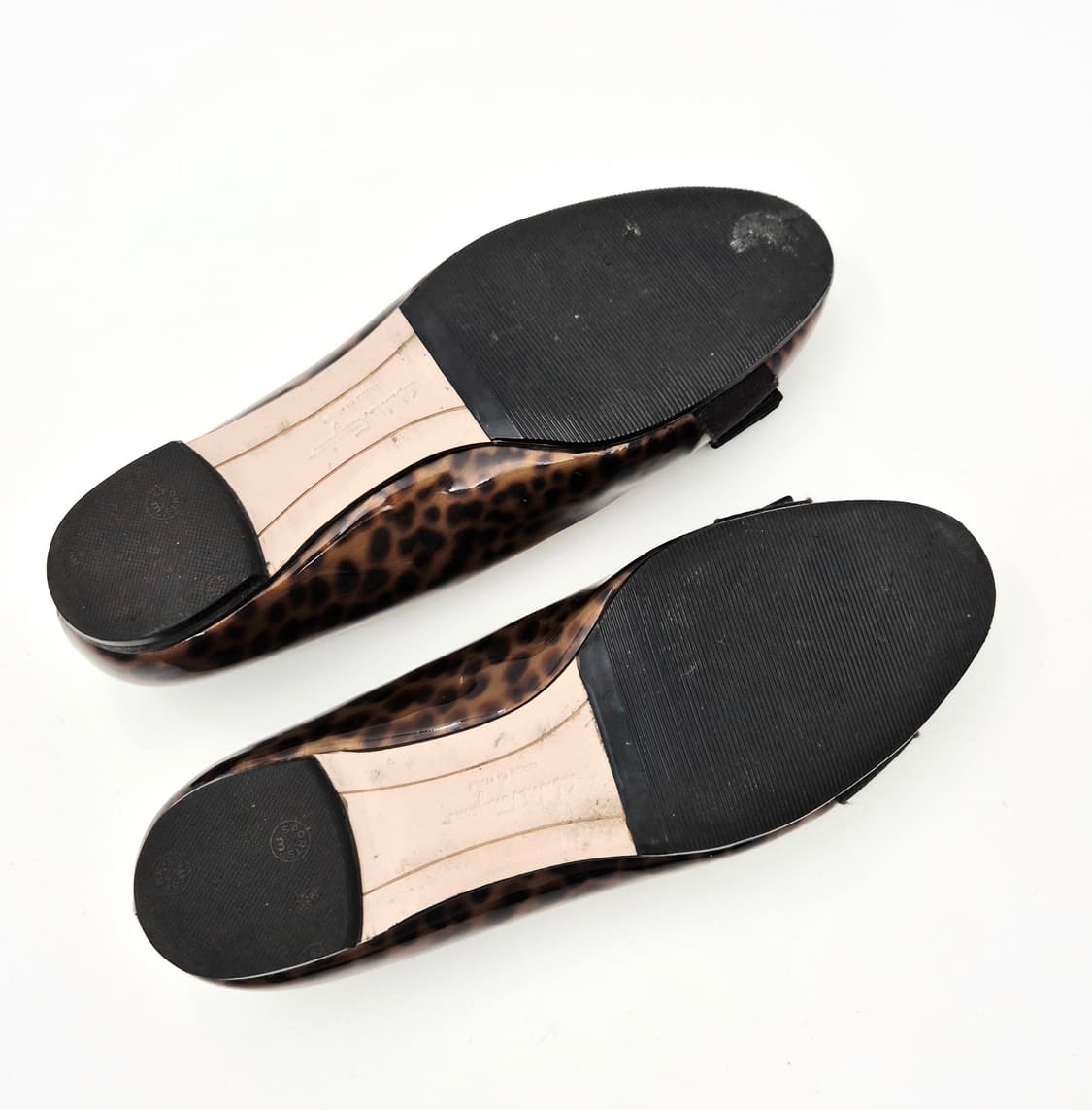 페라가모 바라 리본 플랫 (레오파드 패턴) 5D 상품이미지3