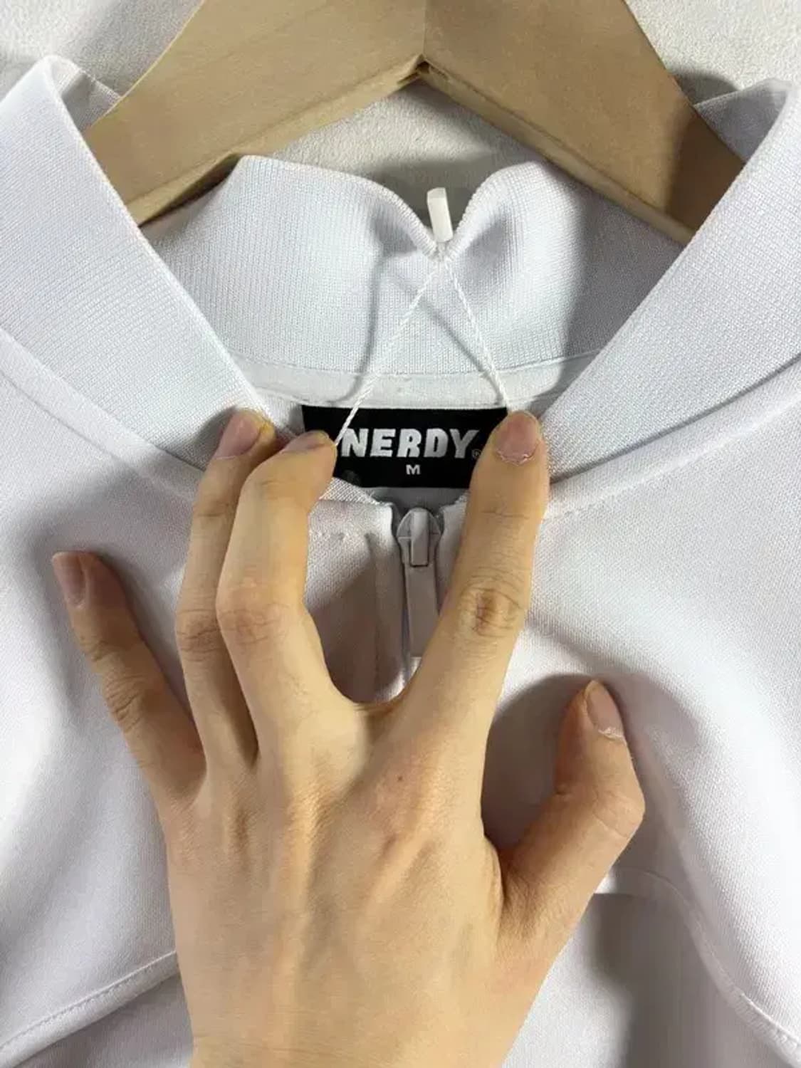 [ NERDY ] 새상품 널디 크롭 집업 [ SIZE: M ] 상품이미지8