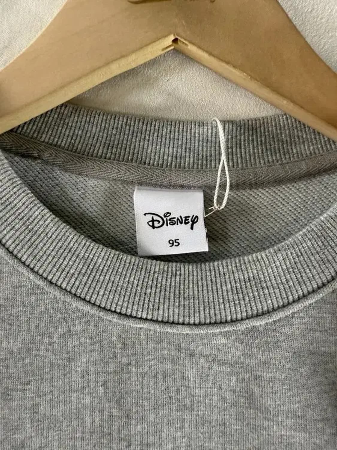 [ DISNEY ] 새성품 디즈니 맨투맨 [ SIZE: 95 ] 상품이미지4