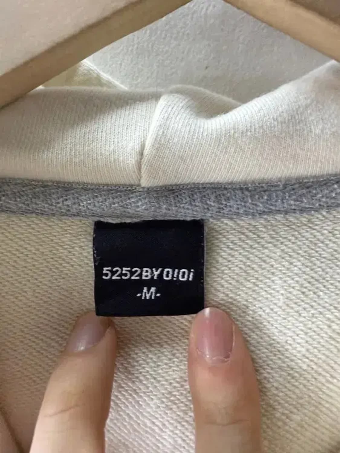 A1651 [ OIOI ] 오아이오아이 후드티 [ SIZE: M ] 상품이미지6