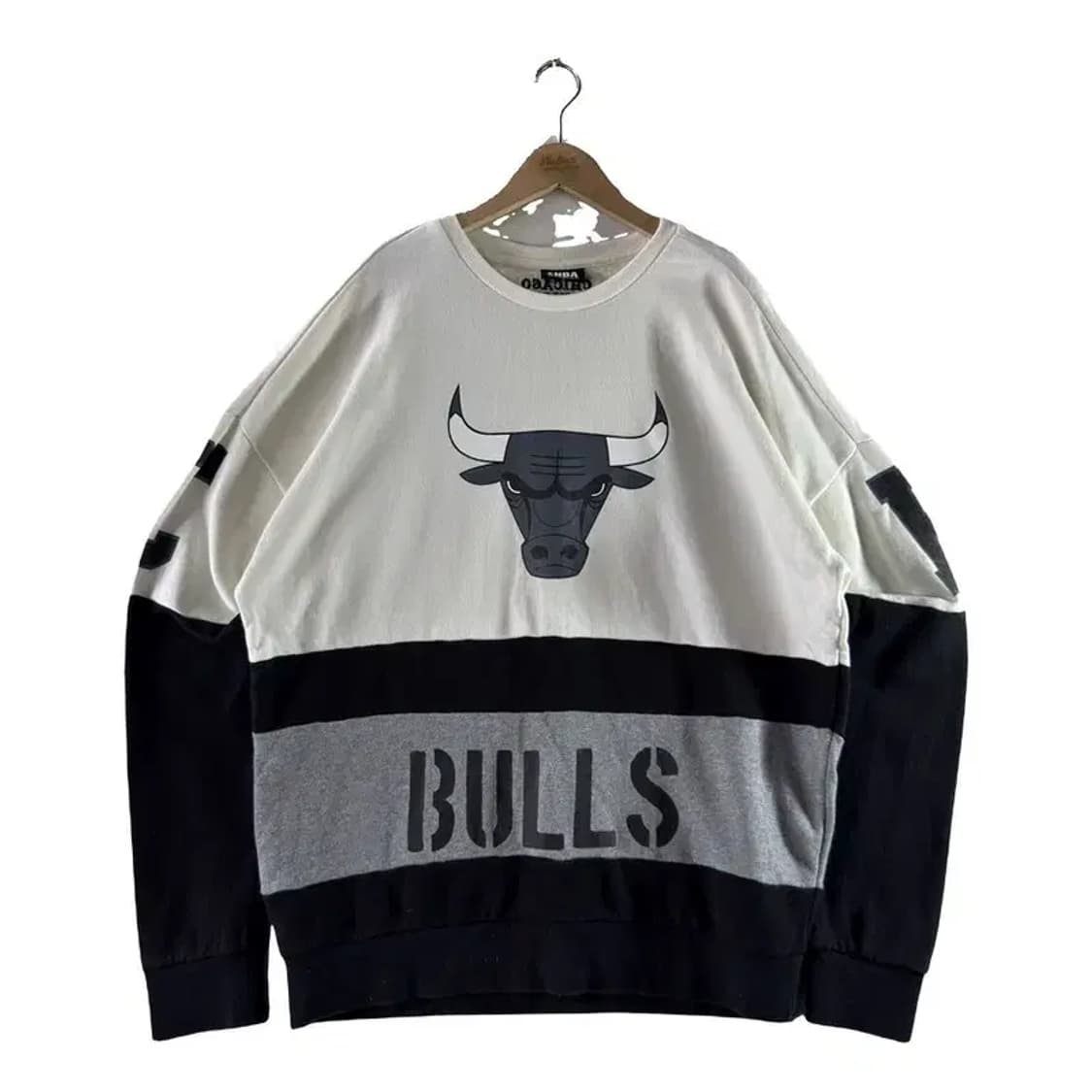 A1751 [ NBA ] 시카고 불스 맨투맨 [ SIZE: L ] 상품이미지1