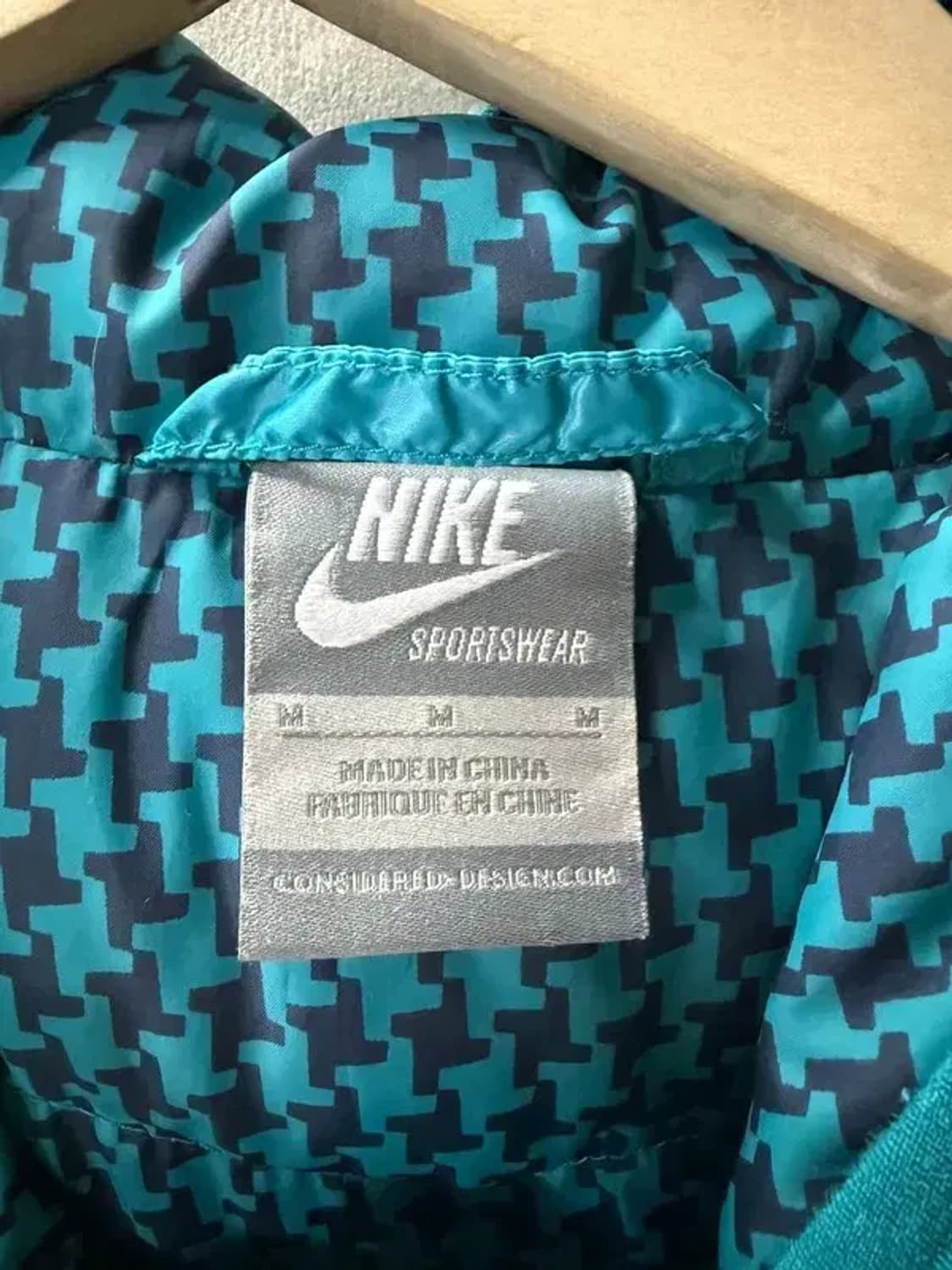A2252 [ NIKE ] 나이키 패딩 [ SIZE: M ] 상품이미지5