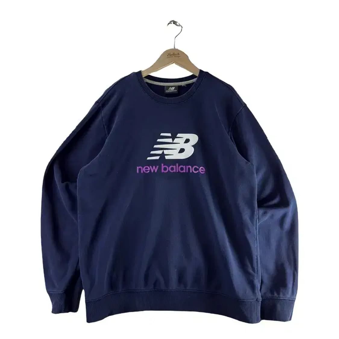 A2423 뉴발란스 맨투맨 [ SIZE: L ] 상품이미지1