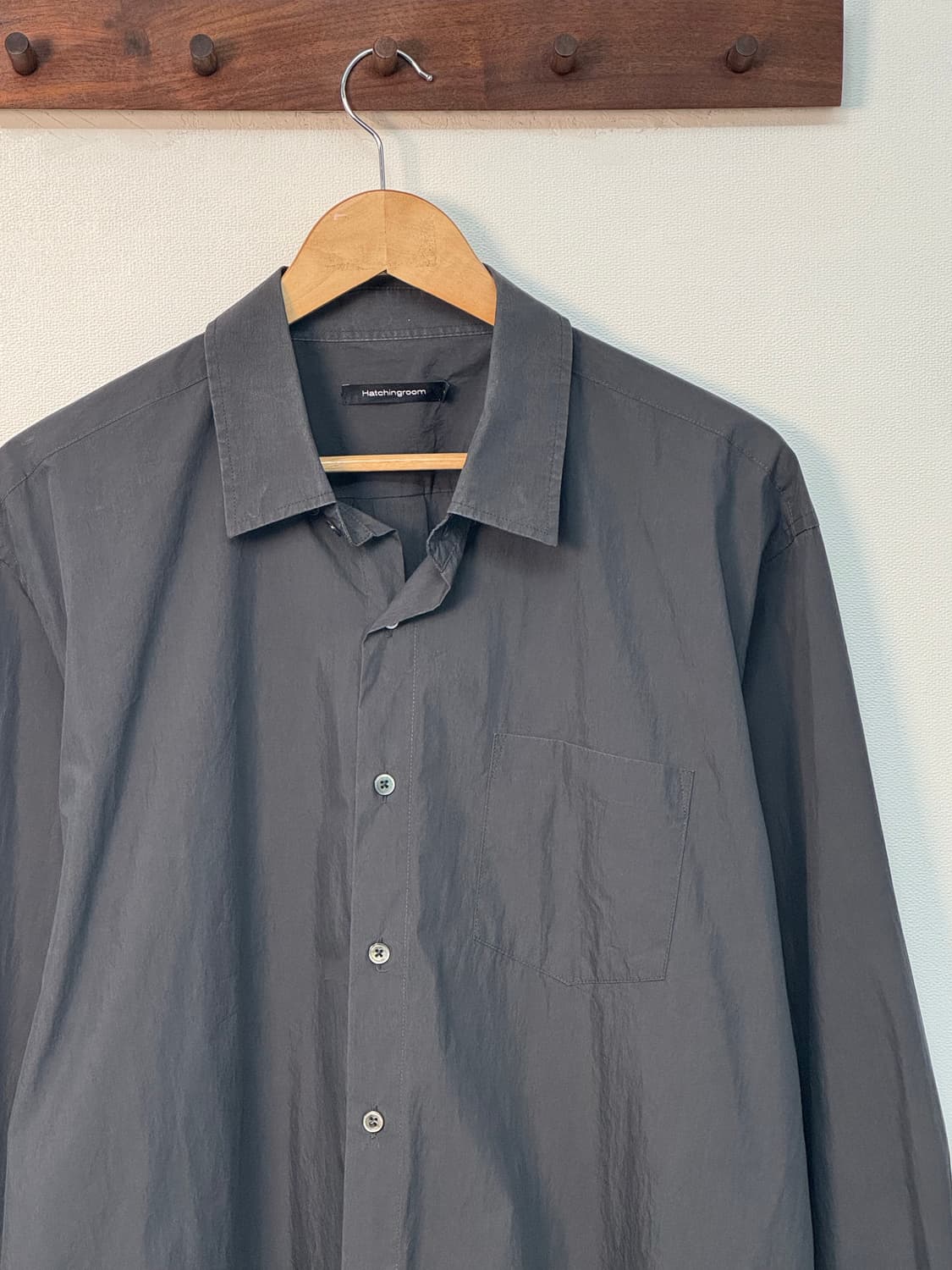 해칭룸 버튼 다운셔츠 챠콜/S26 상품이미지2