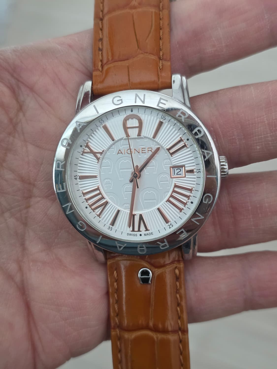 Aigner(아이그너) A32169WB 리나테 남여공용 쿼츠 시계 (보증 상품이미지4