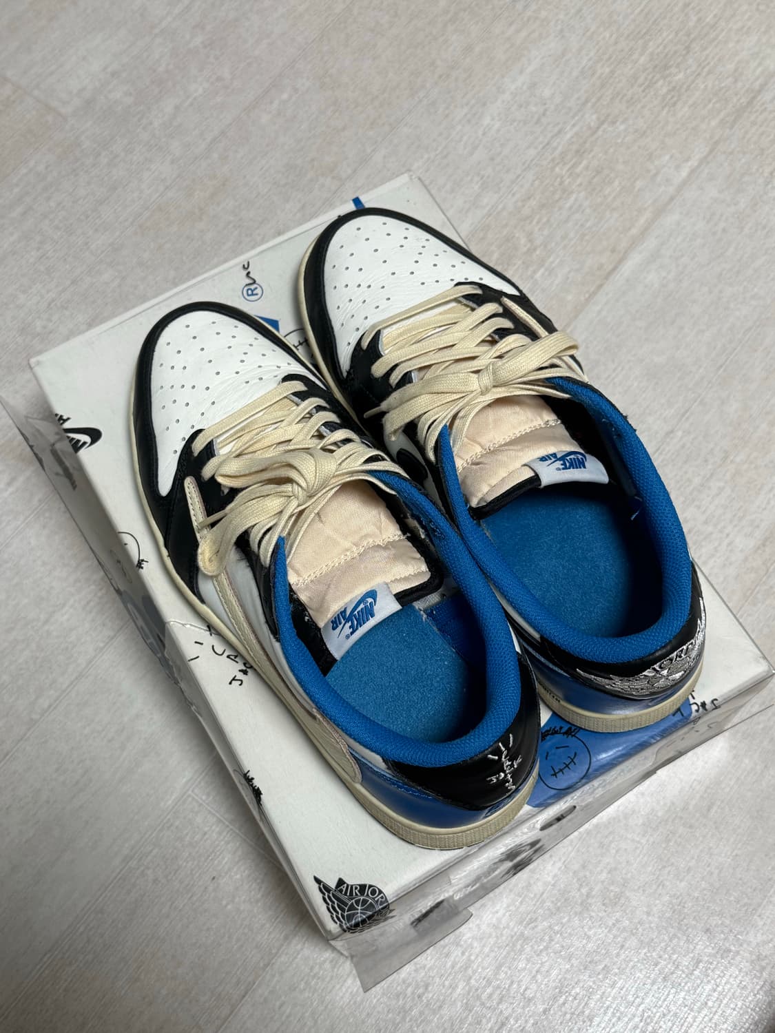 (275)조던 1 트래비스 스캇 프라그먼트 레트로 로우OG SP 밀리터리 상품이미지3