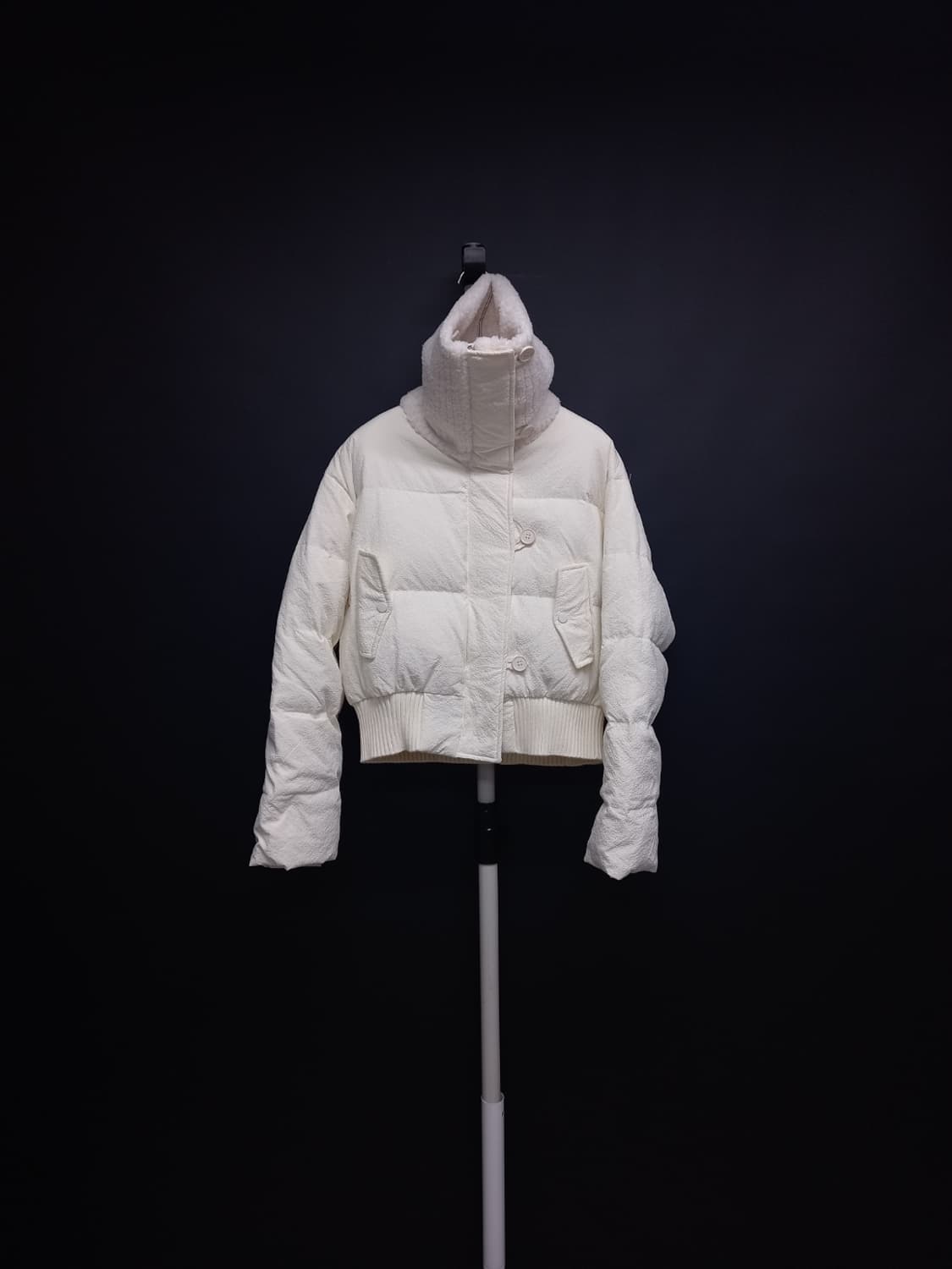 샤틴 SATIN 하이넥 덕 숏 패딩 F 33-77 상품이미지4