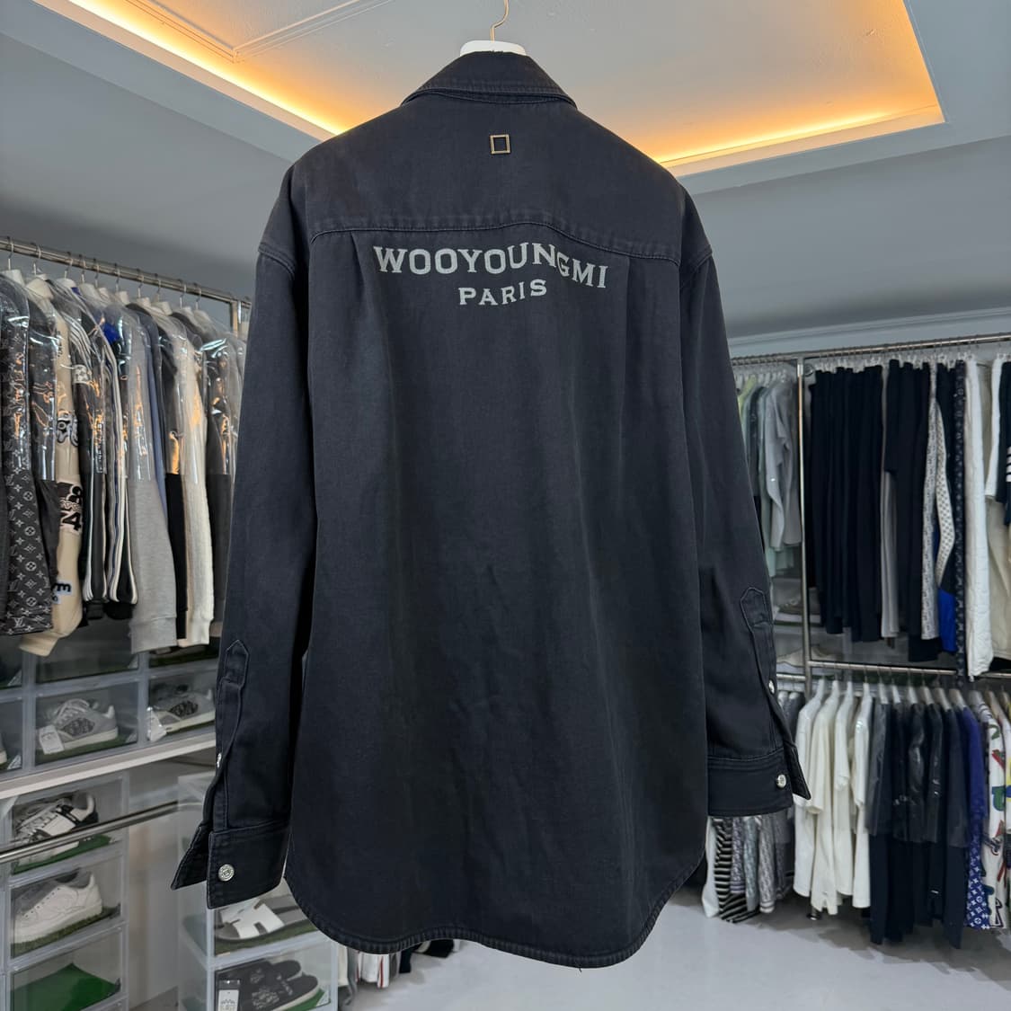 [리오브] 우영미 백로고 데님 셔츠 상품이미지1