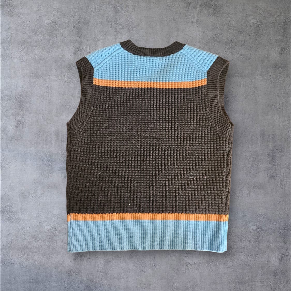 마르니 ×유니클로 브이넥 니트 조끼 브라운/블루 상품이미지6