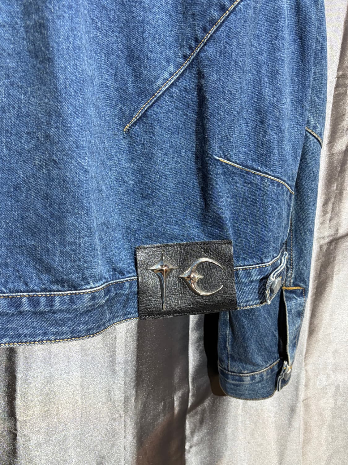 3 Thug Club 떠그클럽 심볼 레더패치 절개 데님자켓 상품이미지5