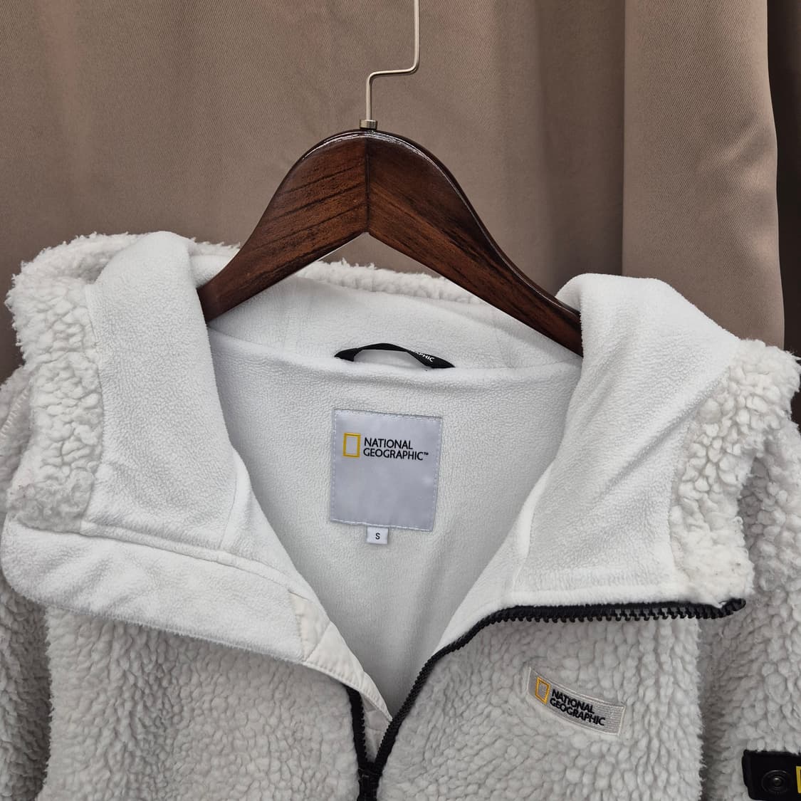 내셔널지오그래픽 후드 뽀글이 플리스 점퍼 상품이미지2