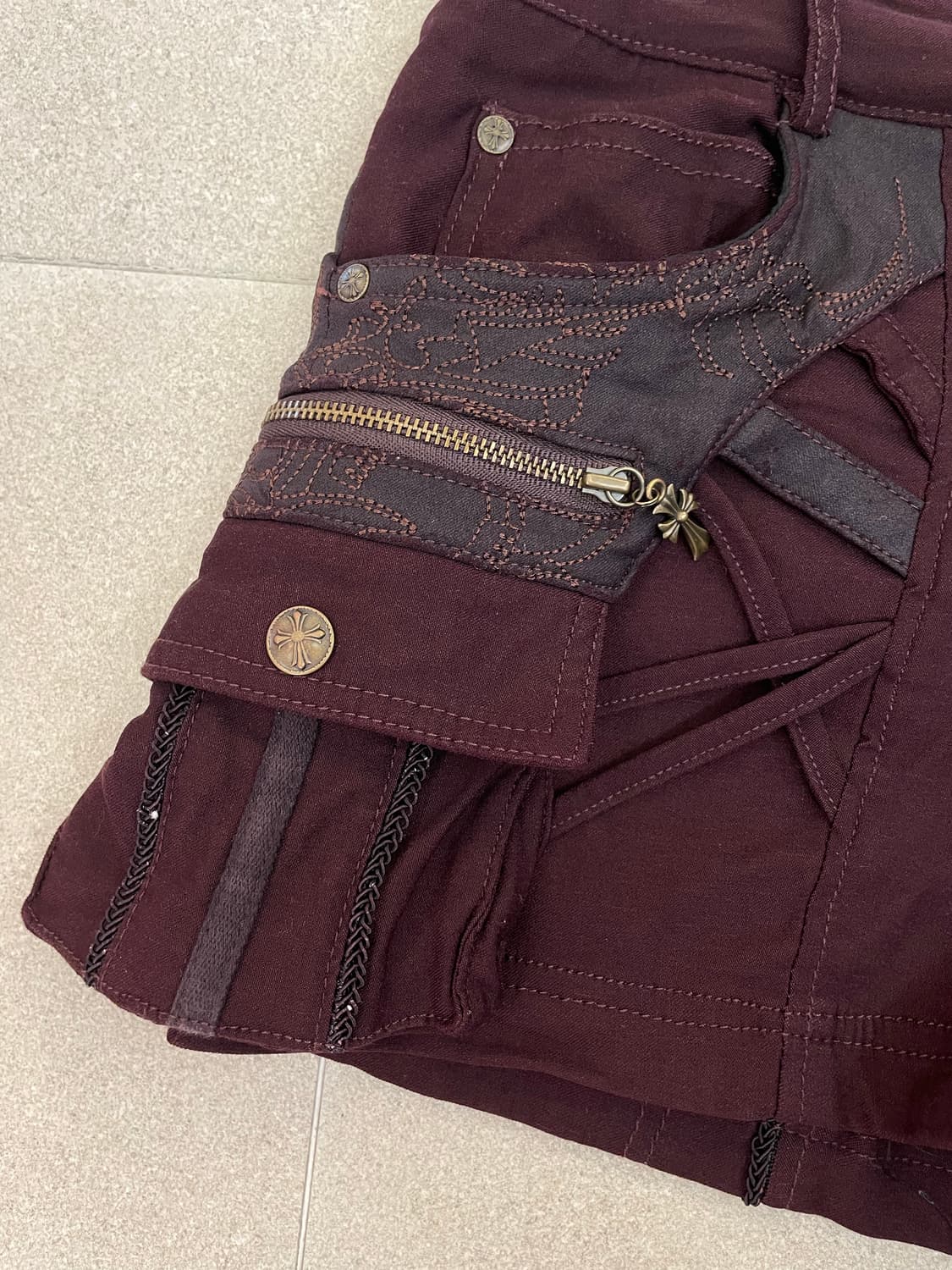 오즈온 버건디 고딕 숏팬츠 상품이미지4