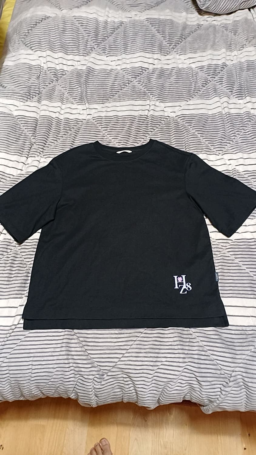 헤지스 오버핏반팔 실측95 여성66 가슴52 기장63 상품이미지1