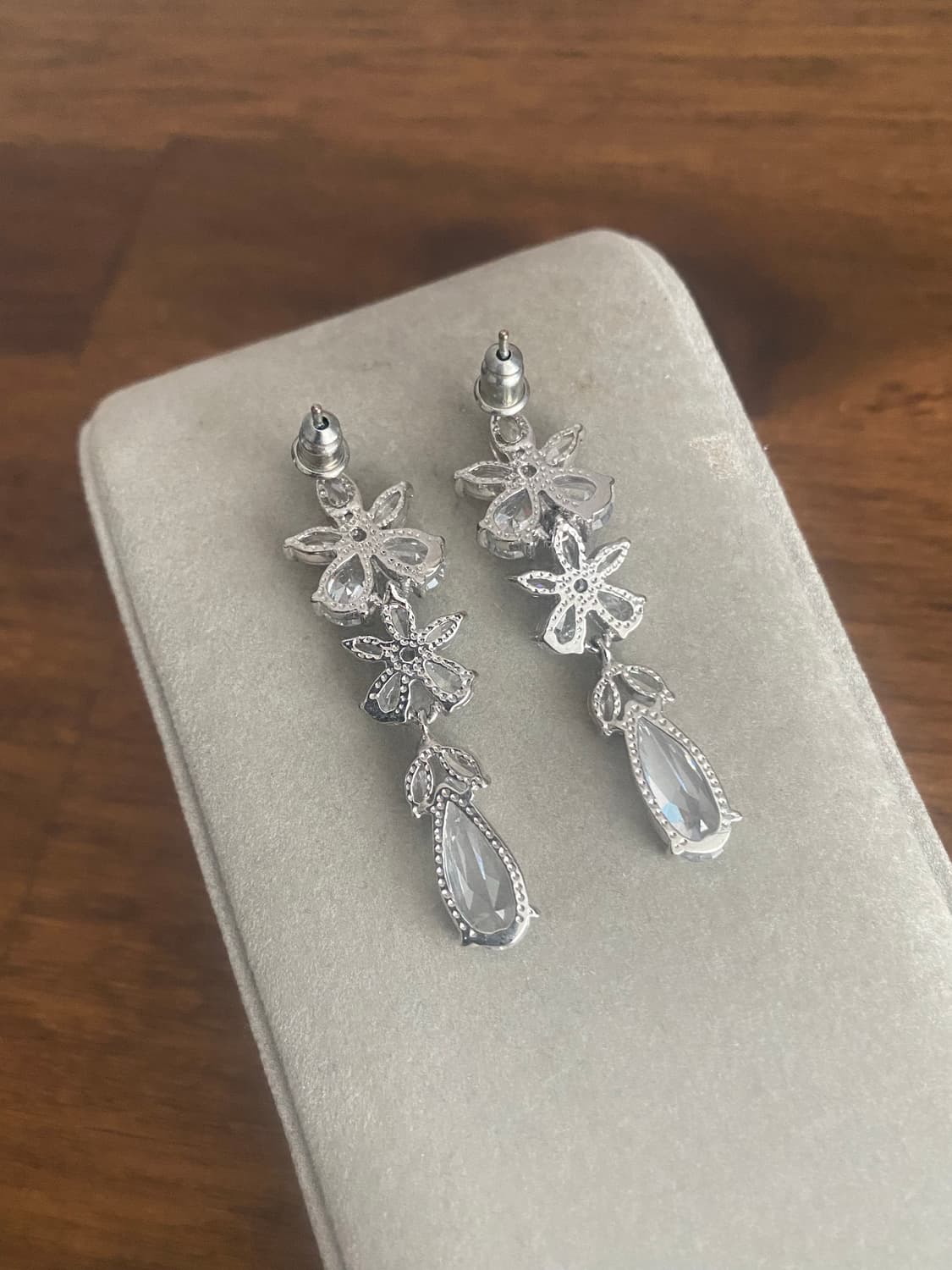 물방울 모티브 큐빅 귀걸이 상품이미지3