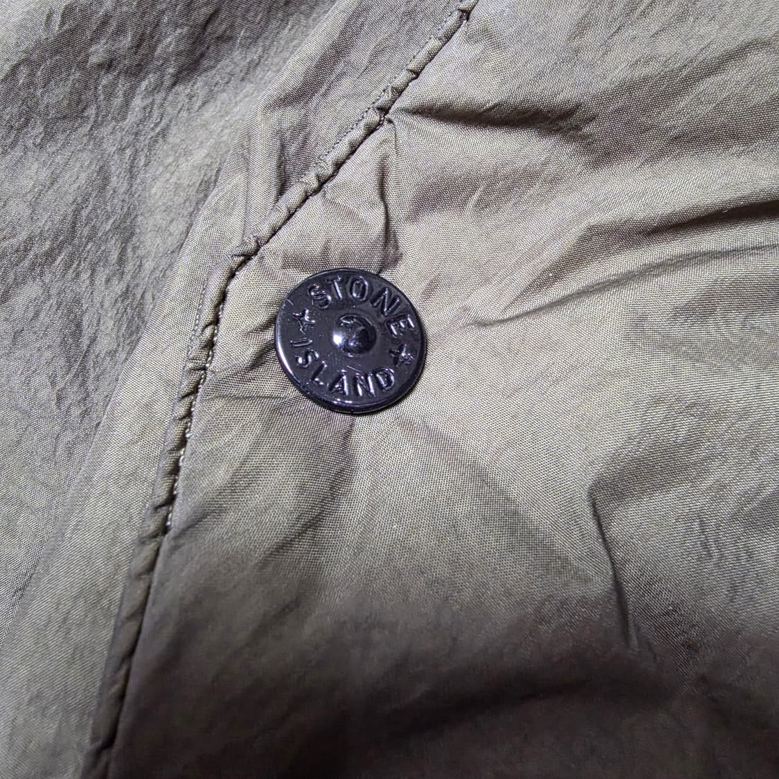 {클로젯}[L][여분단추 구성]스톤아일랜드 크링클랩스 후드 숏 대운 패딩 상품이미지5