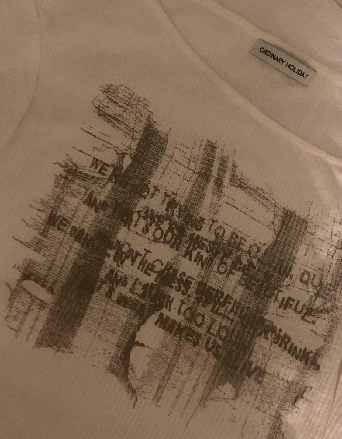 오디너리 홀리데이 루즈핏 티셔츠 LOOSE FIT T-SHIRT 상품이미지4