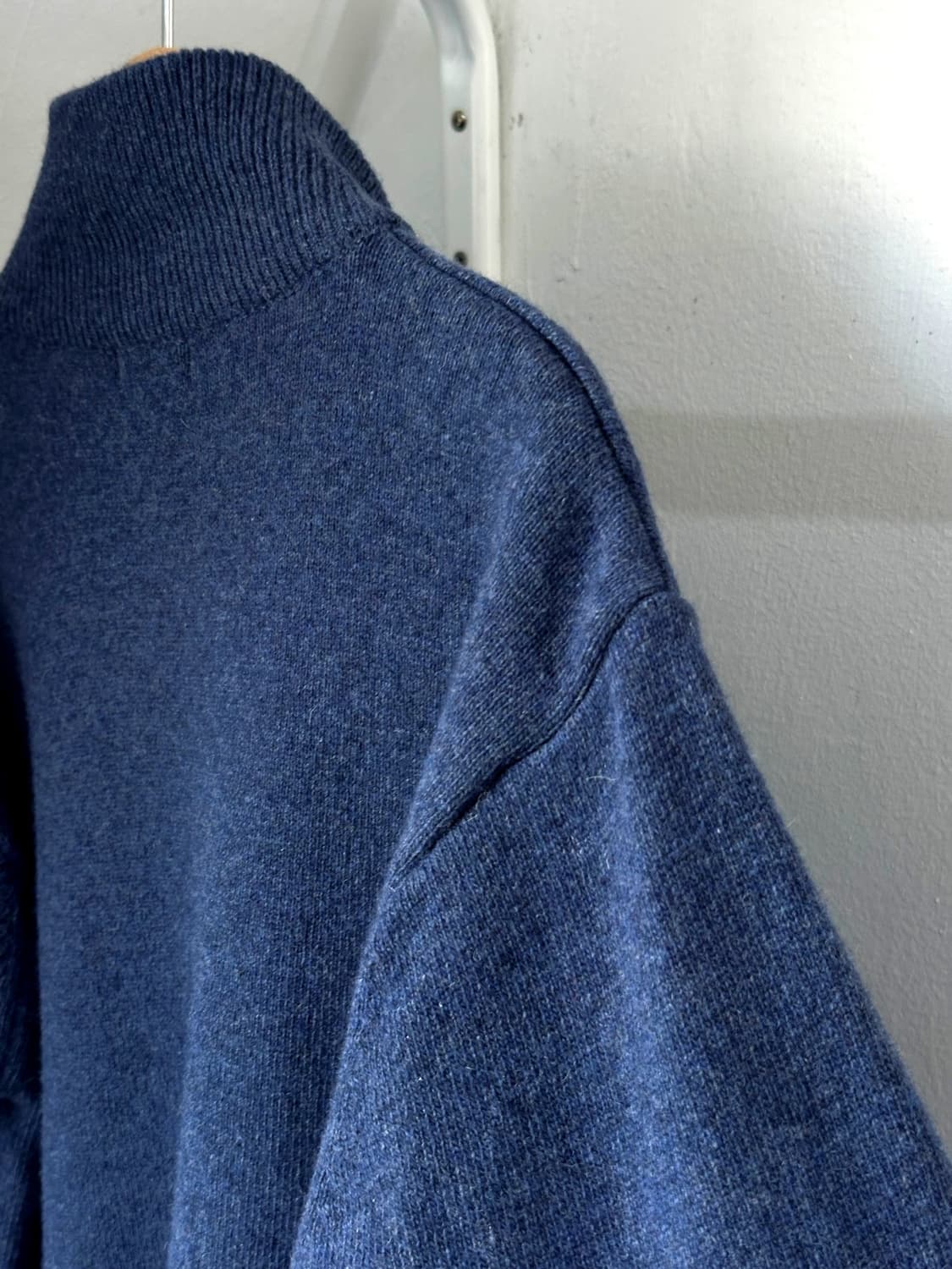 Brushed fabric design zip knit P/O 상품이미지3