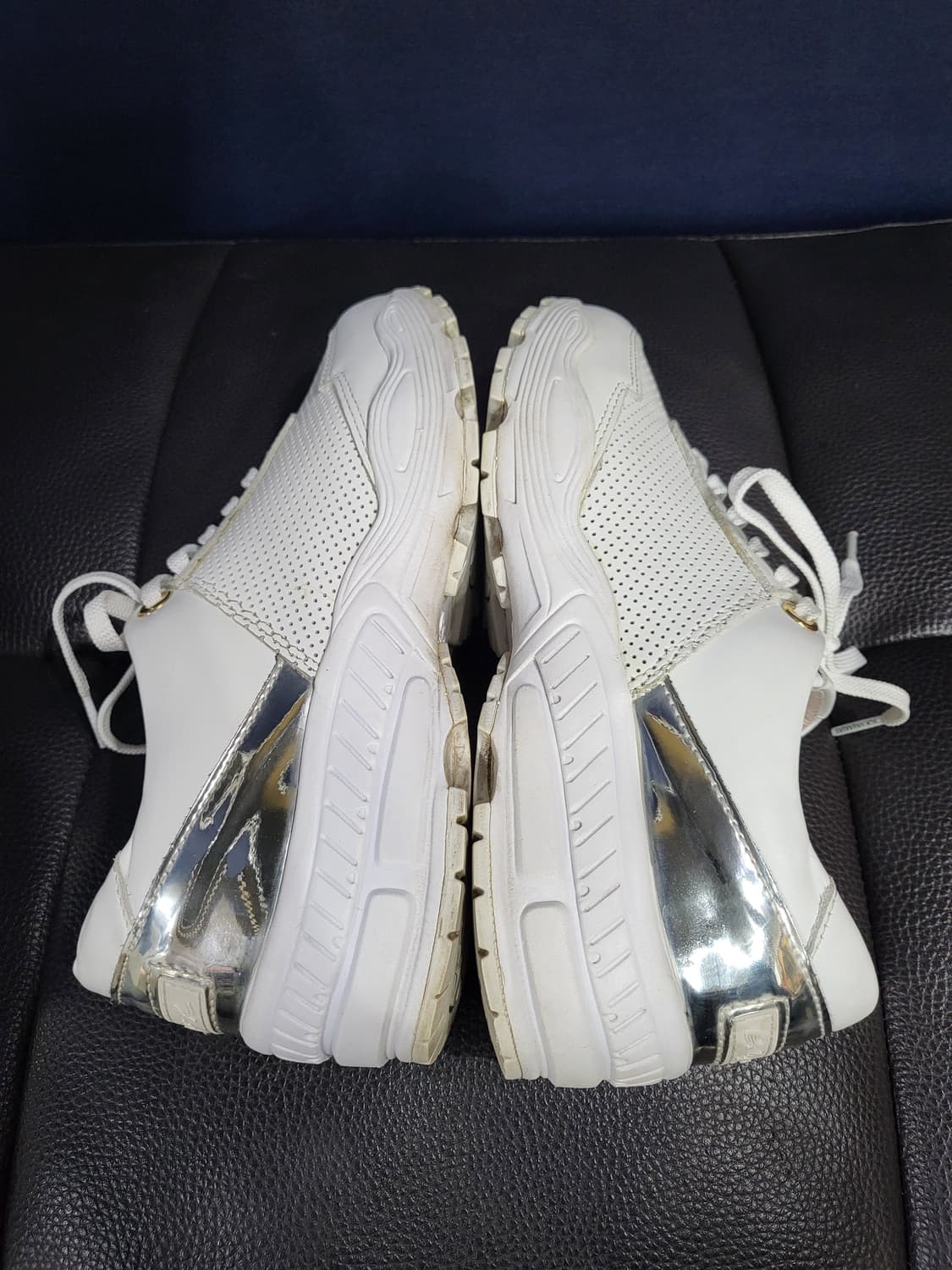 슈콤마보니 실버 스니커즈 상품이미지4