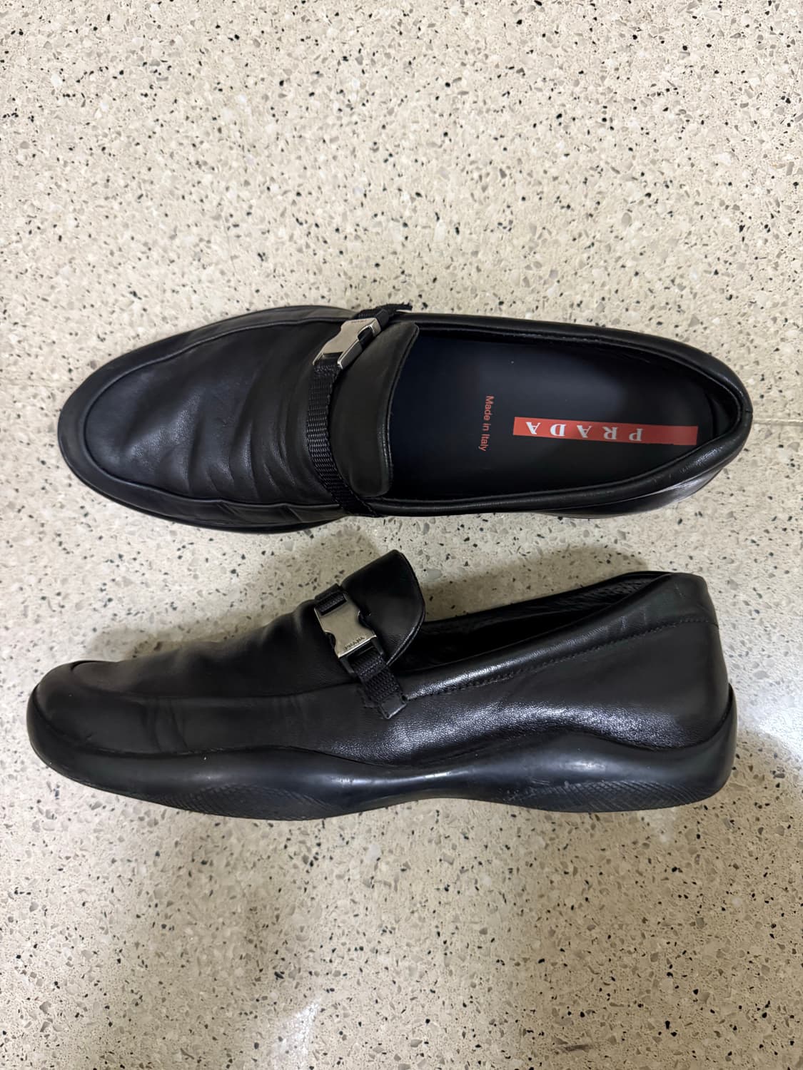 [255] 프라다 스포츠 버클로퍼 상품이미지1