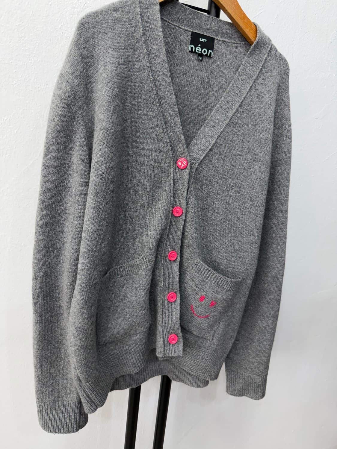 정품) SJYP 한섬 21ss 네온 스마일 자수 가디건 M  상품이미지2