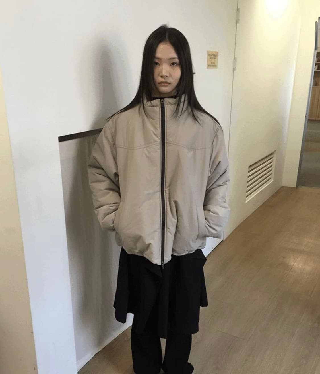 하우유 엘스 하이넥 오버핏 패딩 베이지 상품이미지1