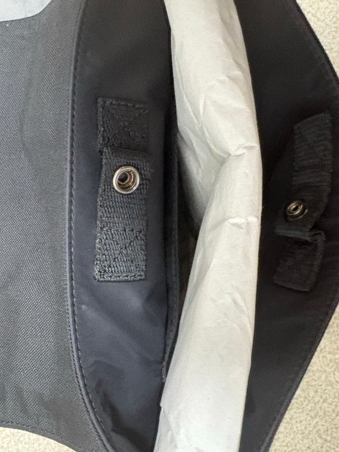 발렌시아가 아미 메신저백 스몰 상품이미지4