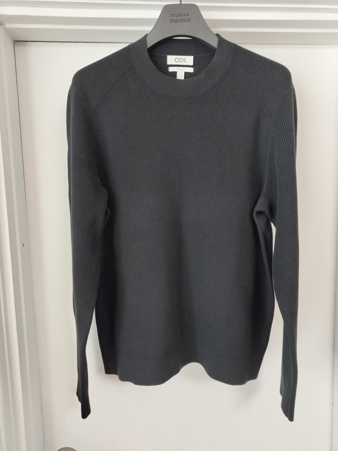 COS 레귤러핏 크루넥 스웨터 (블랙) XL 상품이미지2