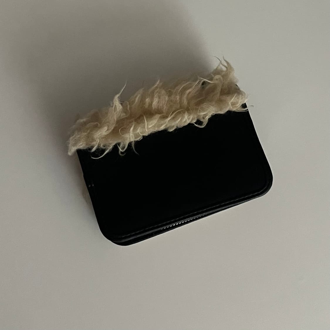 Diesel Marmye Stea Fur Wallet Bag 상품이미지6