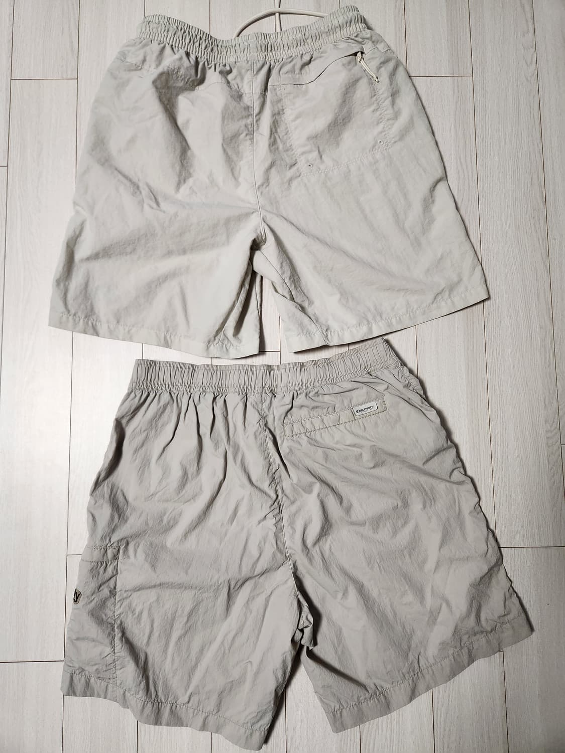 디스커버리 뉴발란스 반바지 사이즈m 일괄 두벌 판매

둘다 베이지색이고  상품이미지10