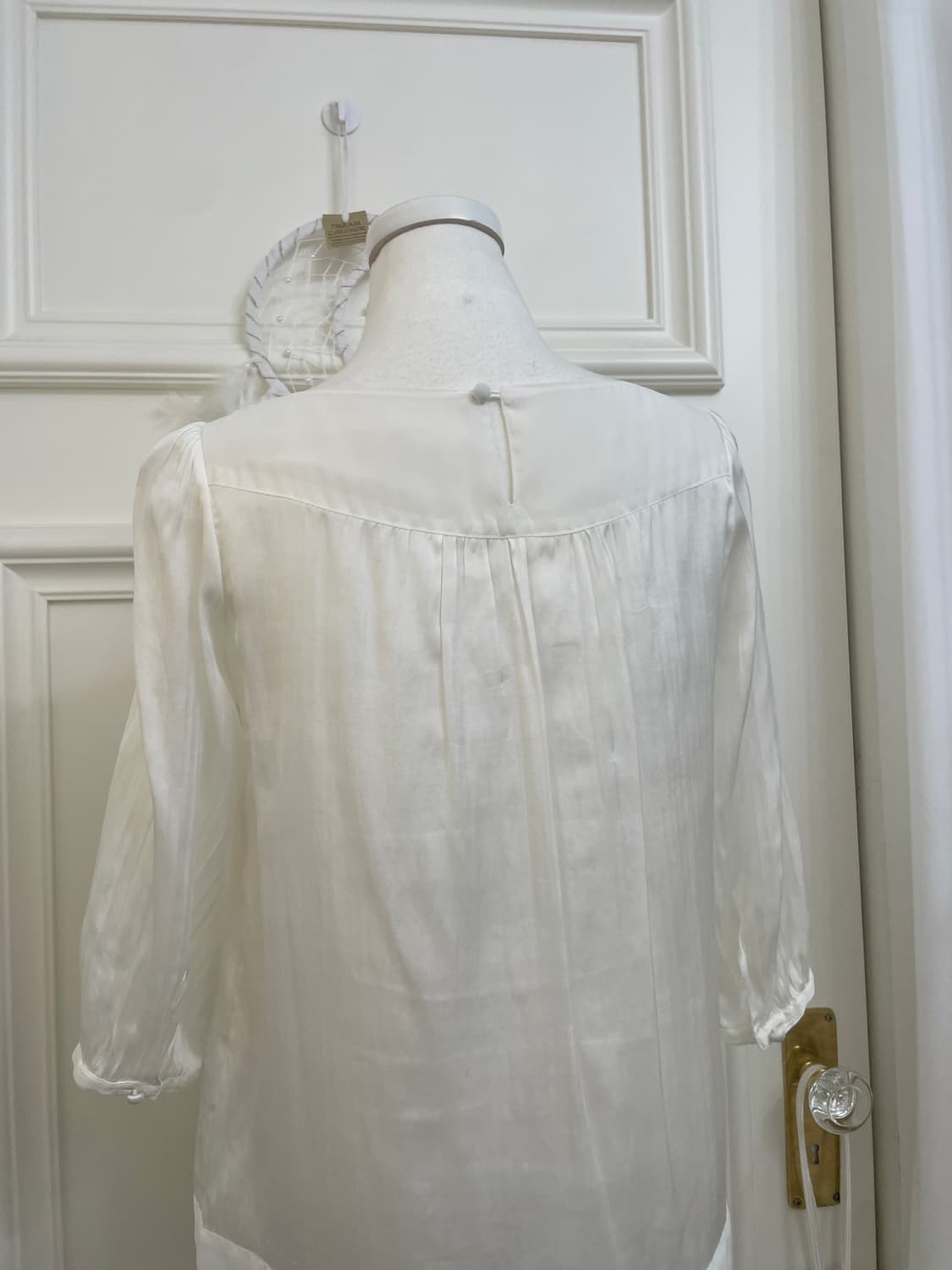 ivory puff satin pleats blouse 상품이미지4