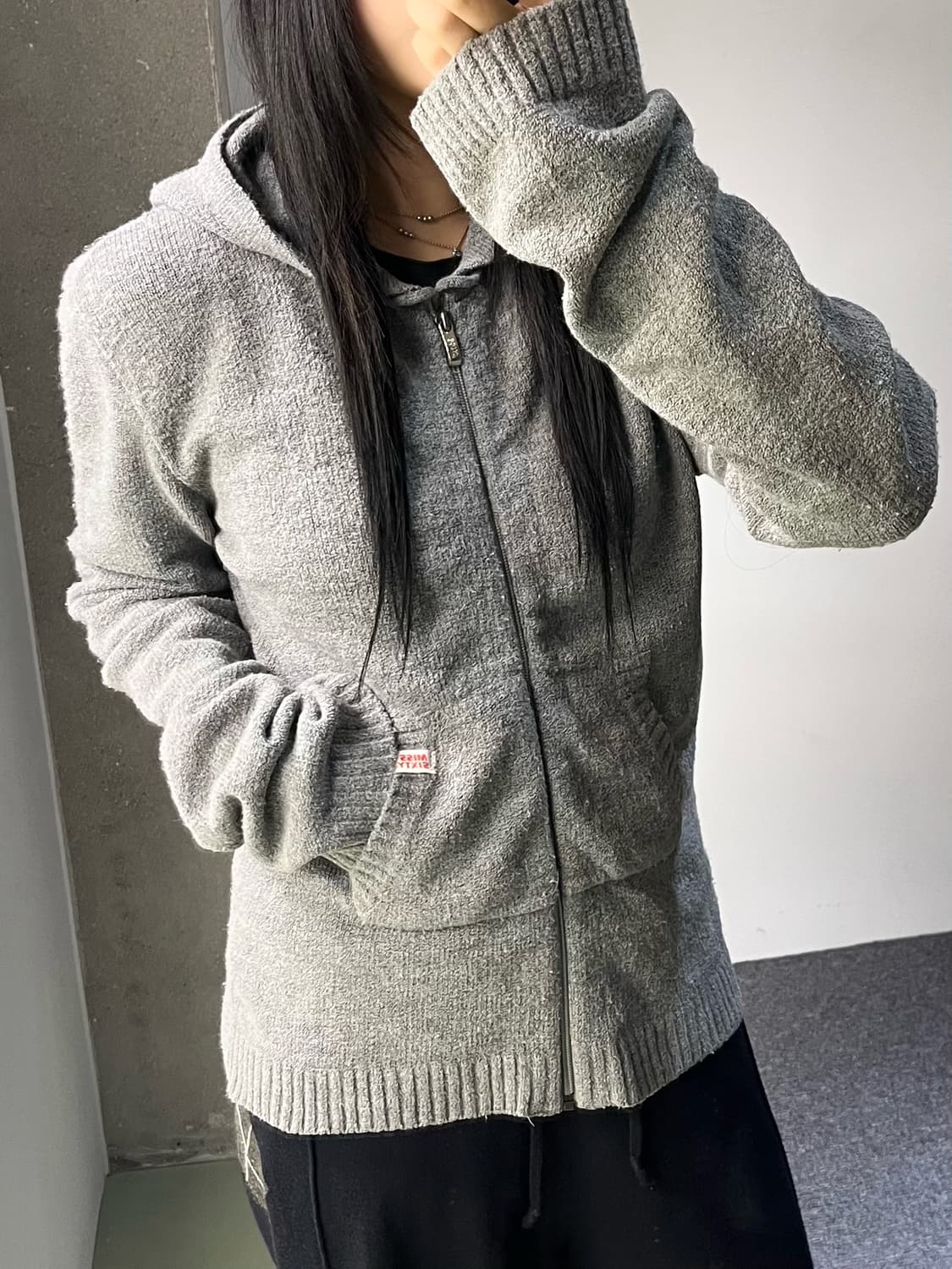 미스 식스티 아크릴 후드집업 상품이미지2