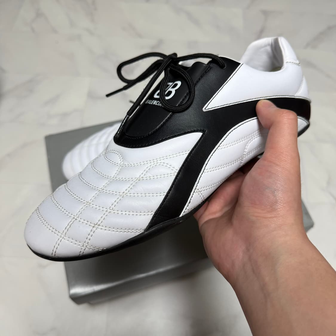 발렌시아가 젠 스니커즈 화이트 44 상품이미지1