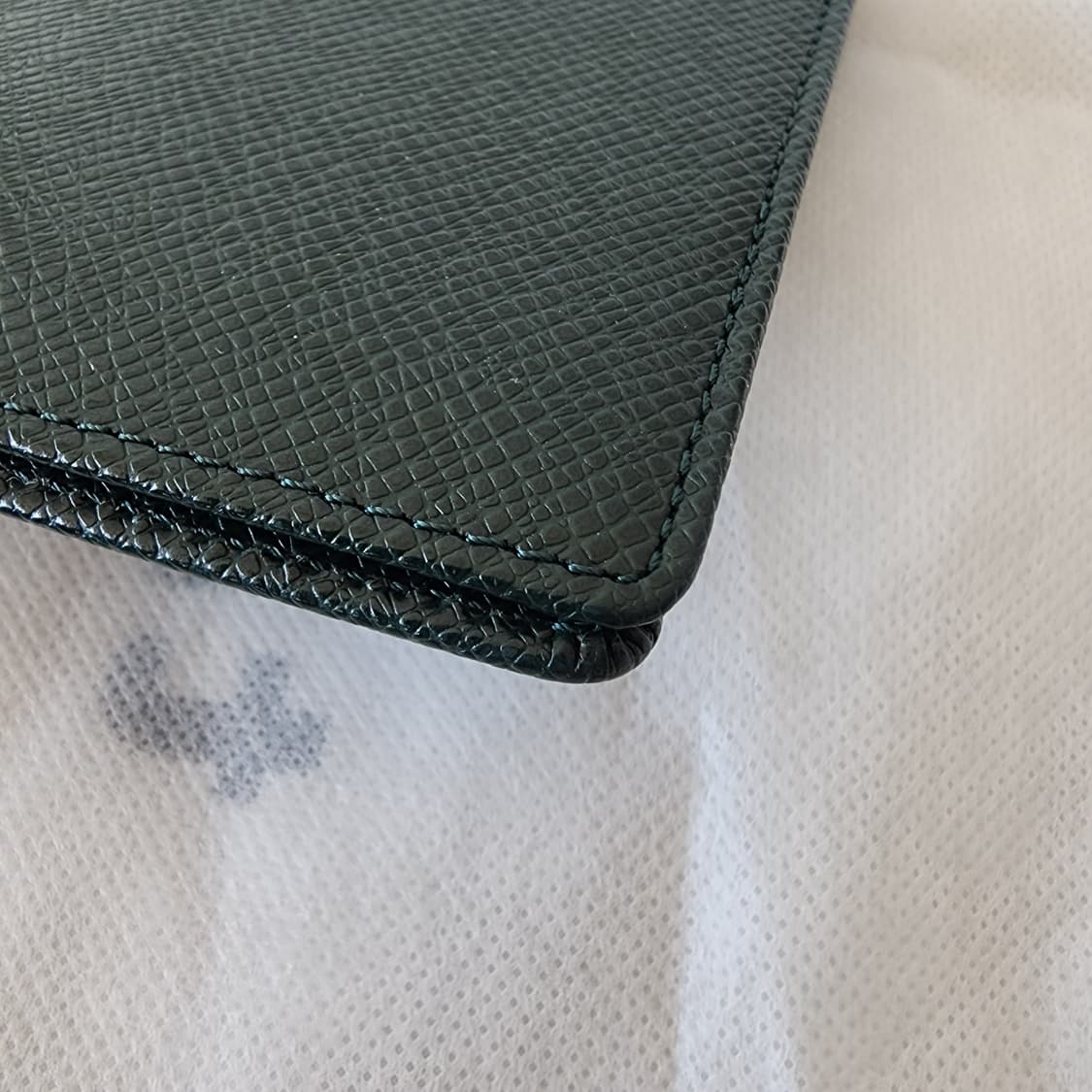 외부 미사용 루이비통 타이가 포트발레르 다크그린 카드6장 장지갑 상품이미지3