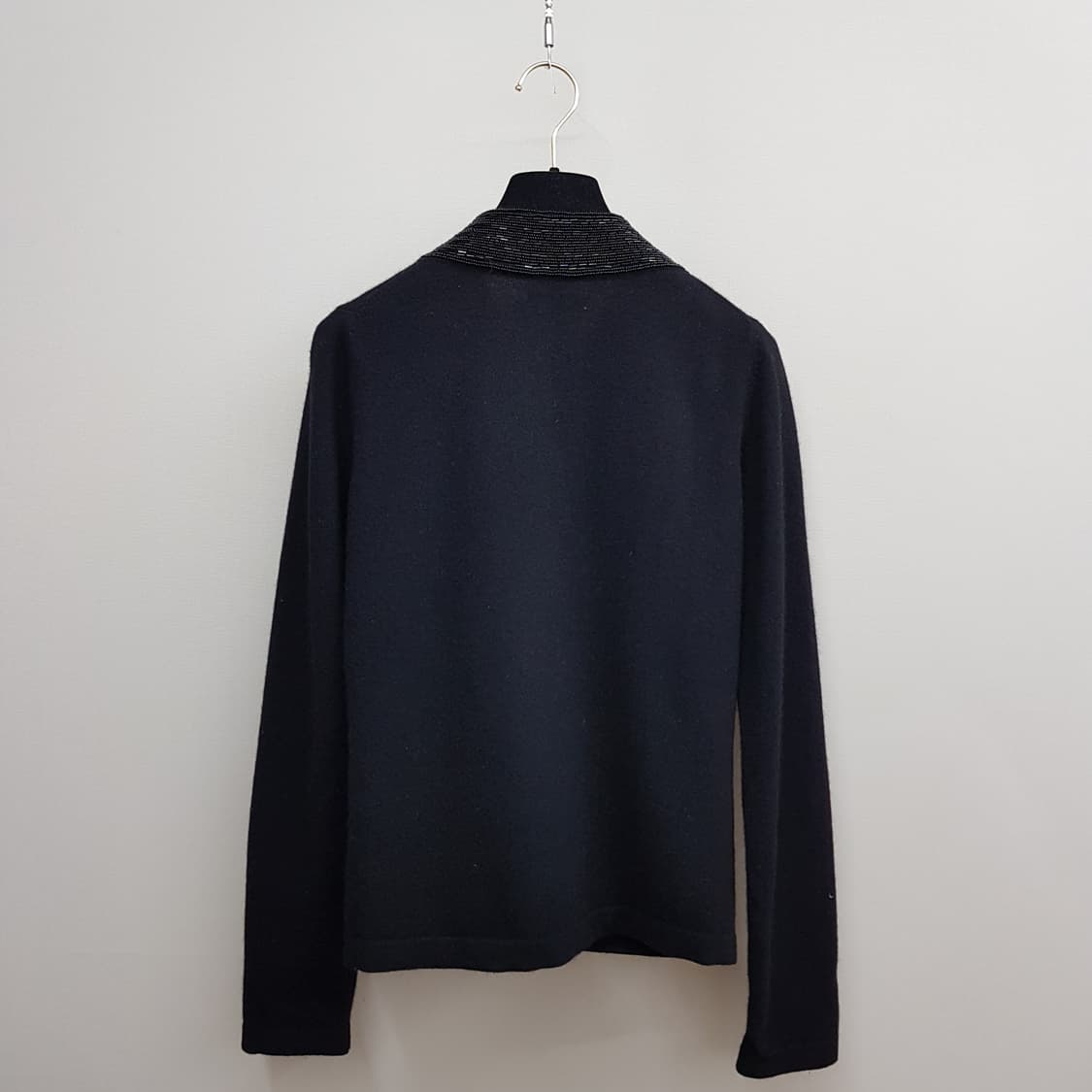 앤클라인 비즈 장식 카라 울(캐시미어)니트 자켓 85-94-160사이즈 상품이미지4